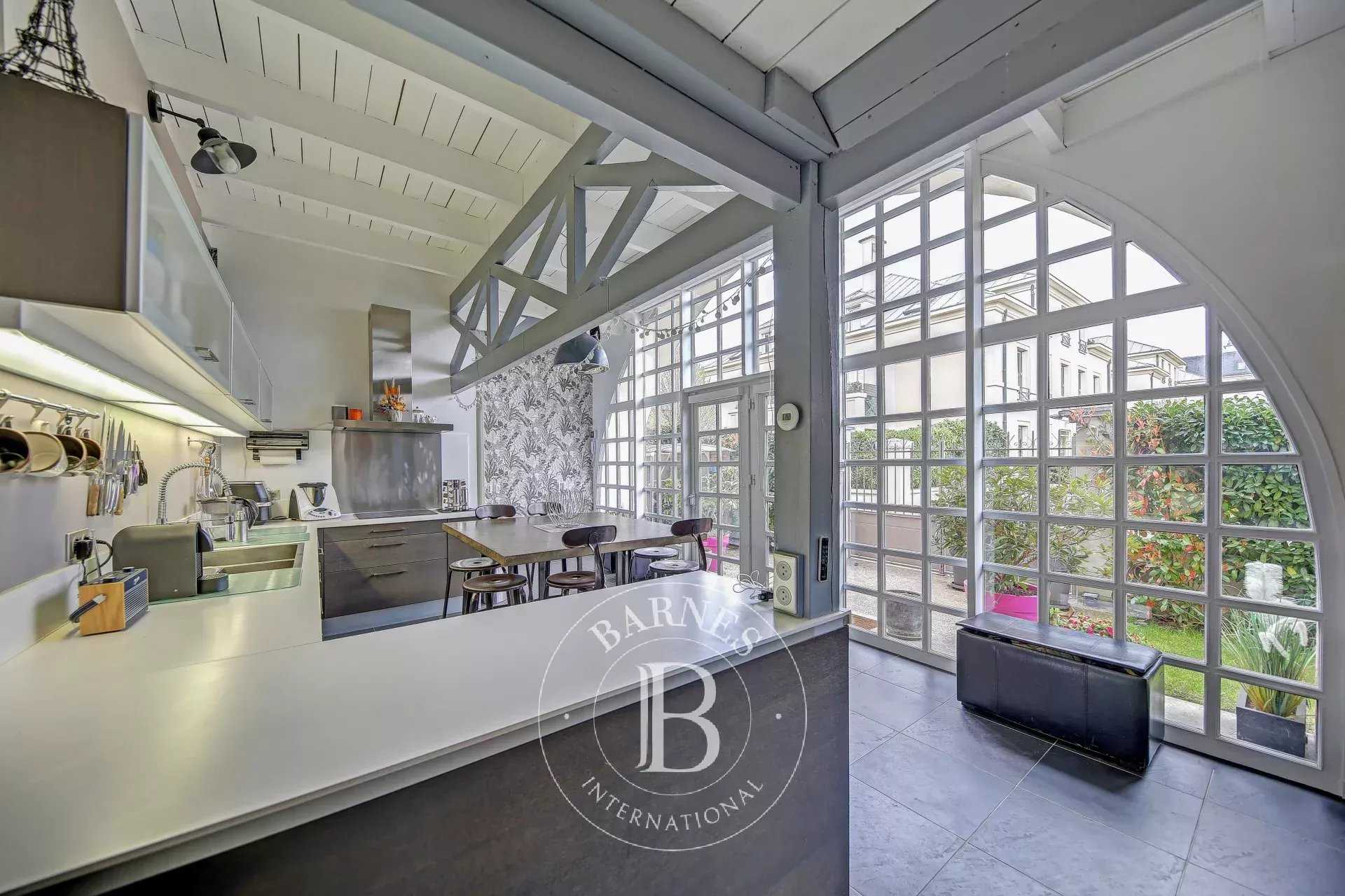 Versailles  - Maison 7 Pi&egrave;ces 5 Chambres