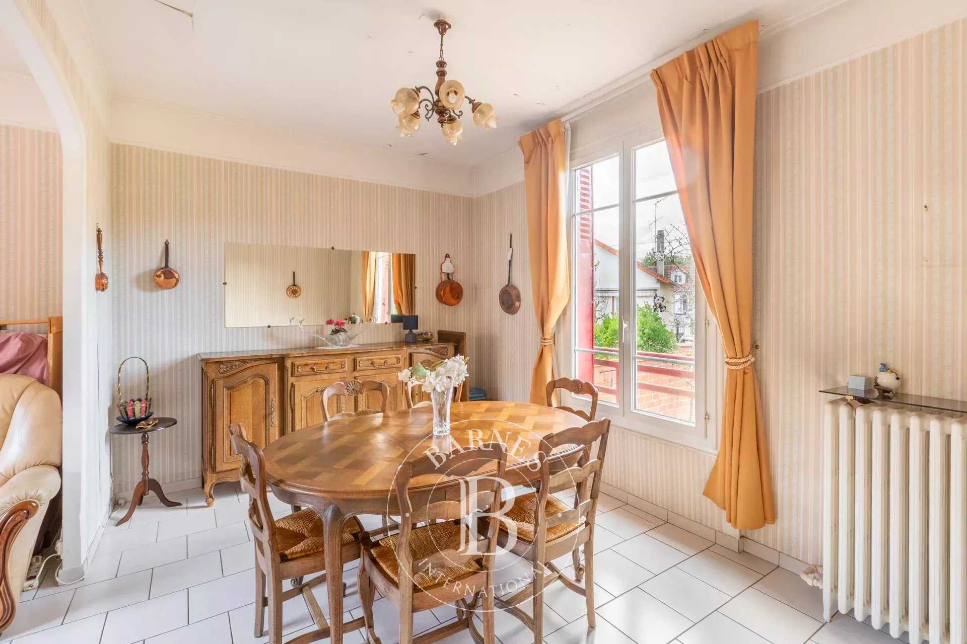 Le Chesnay  - Maison 4 Pièces 3 Chambres