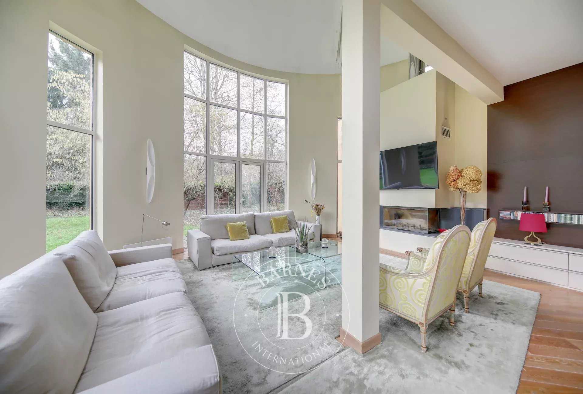 Jouy-en-Josas  - Maison 10 Pi&egrave;ces 4 Chambres