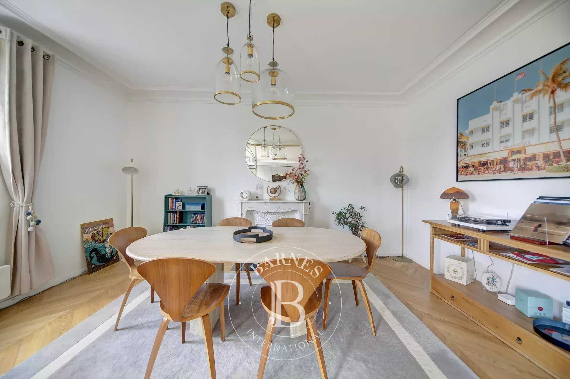Versailles  - Appartement 5 Pi&egrave;ces 3 Chambres