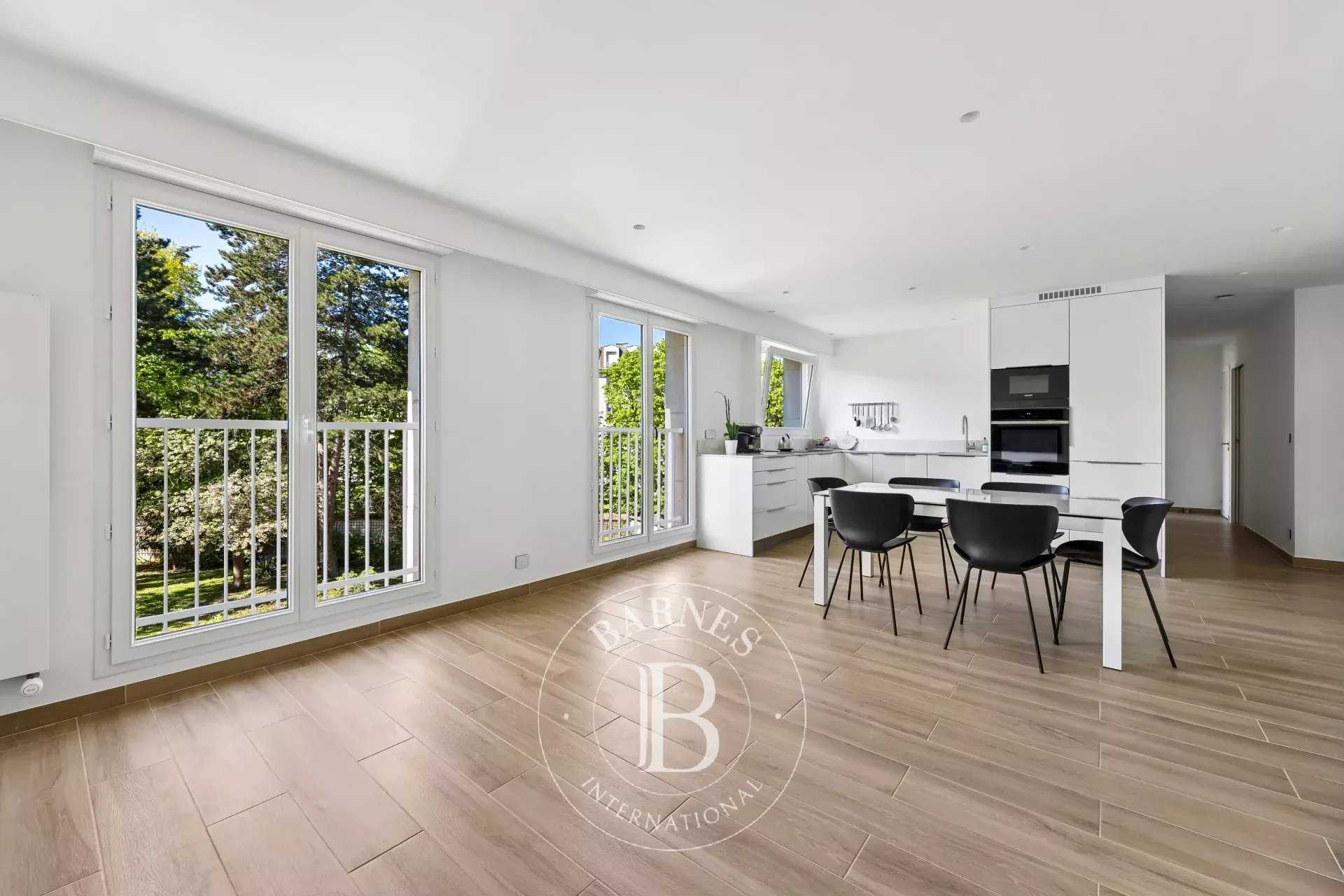 Versailles  - Appartement 3 Pi&egrave;ces 2 Chambres