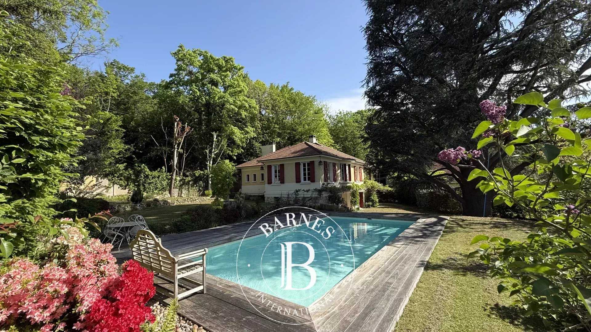 L'Étang-la-Ville  - House 4 Bedrooms