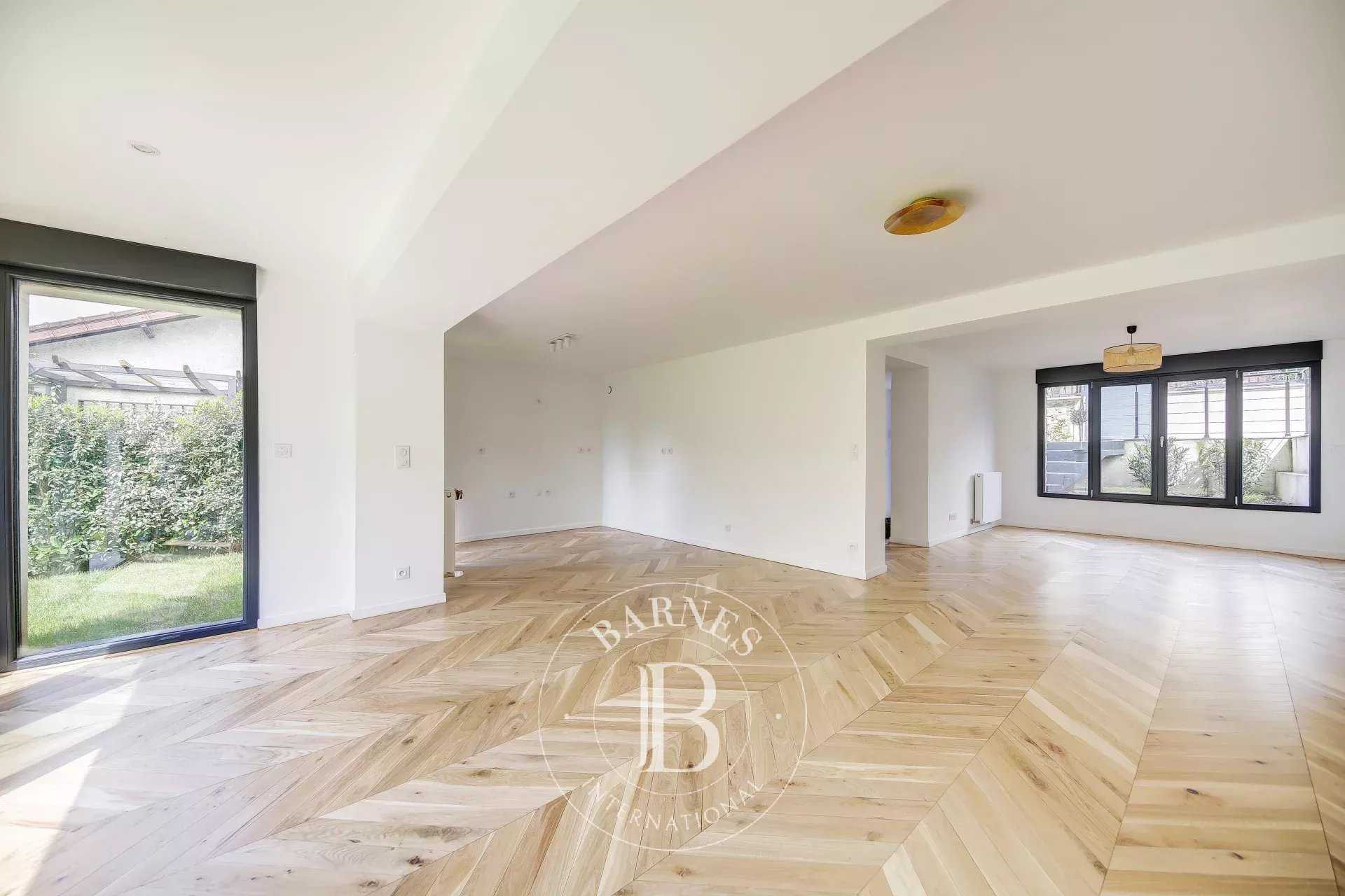 Le Chesnay  - Maison 7 Pièces 5 Chambres