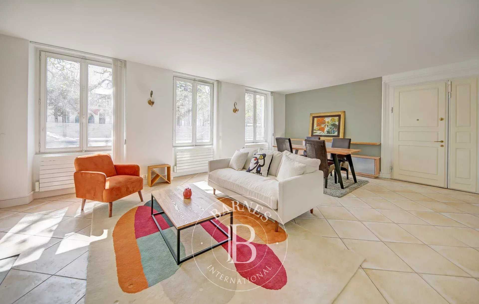 Versailles  - Appartement 5 Pièces 3 Chambres