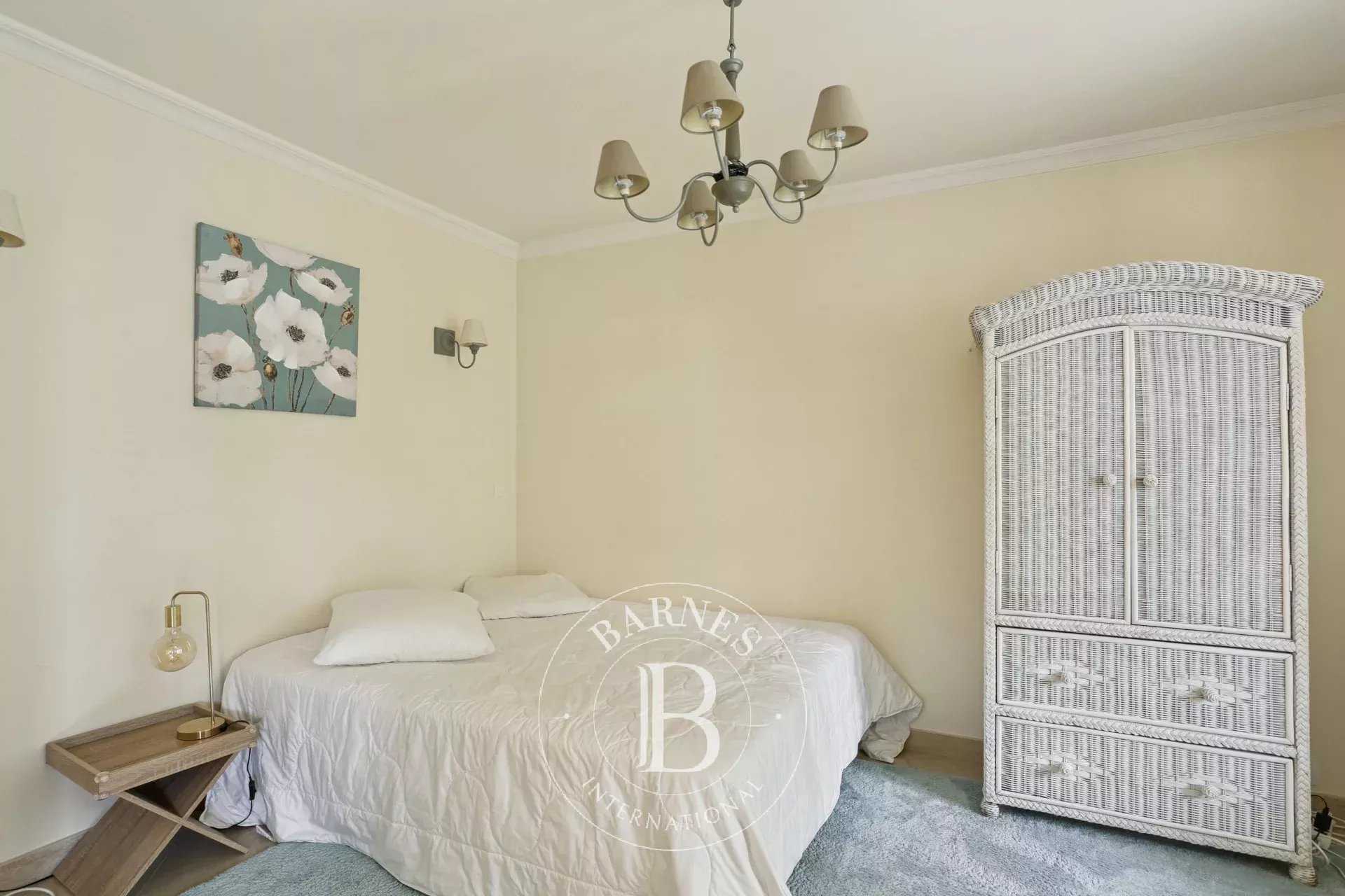 Versailles  - Appartement 3 Pi&egrave;ces 2 Chambres