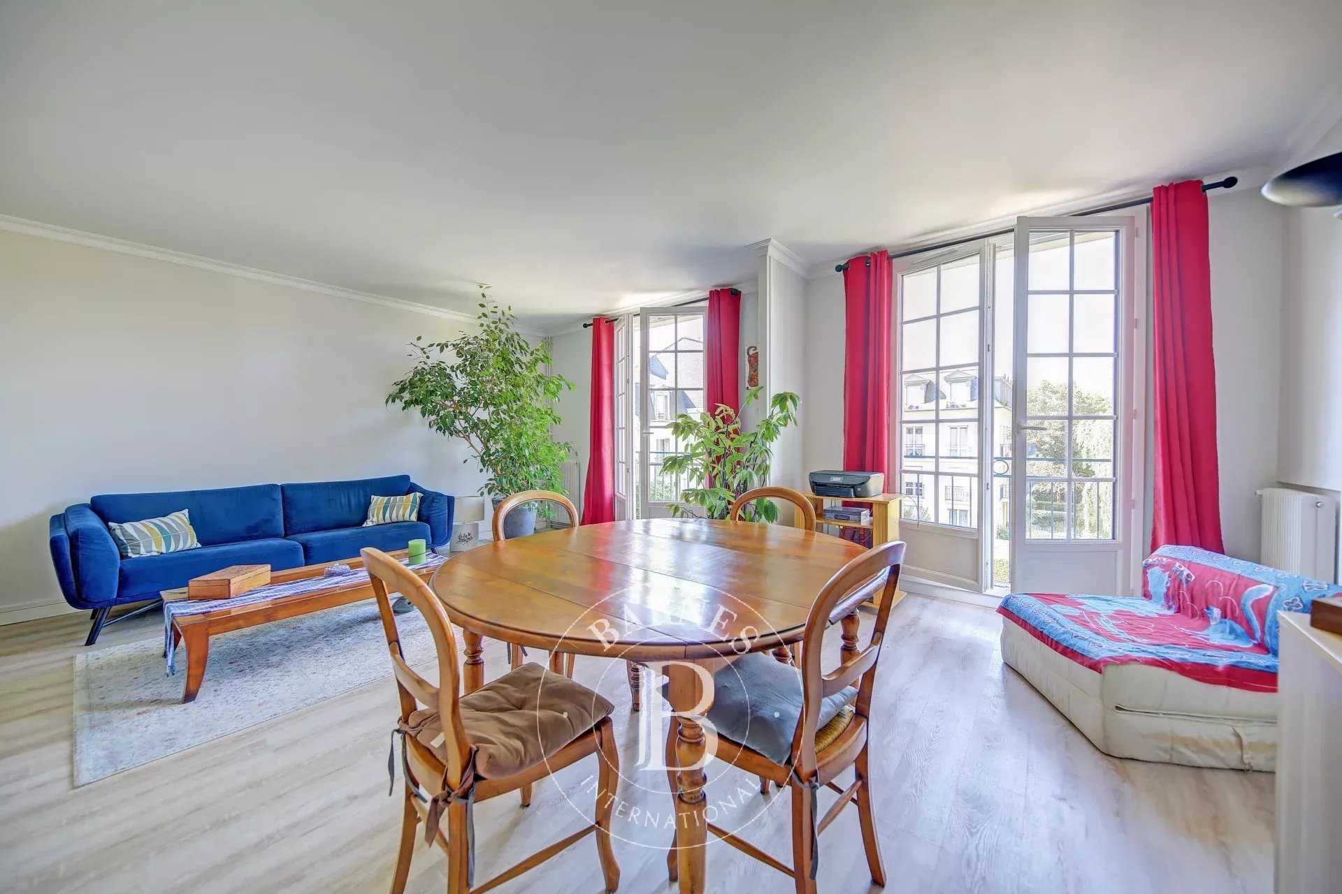 Versailles  - Appartement 5 Pièces 3 Chambres