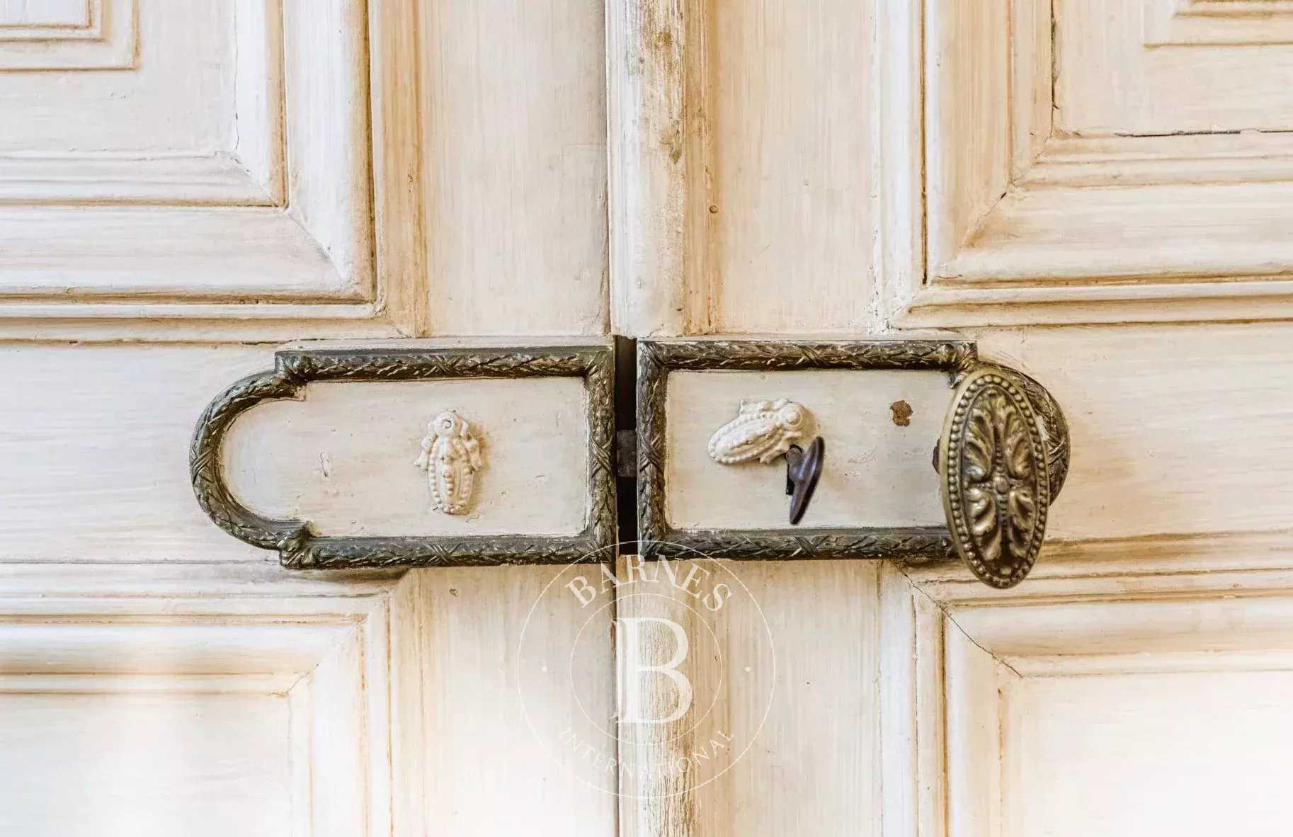 Versailles  - Maison 12 Pièces 10 Chambres