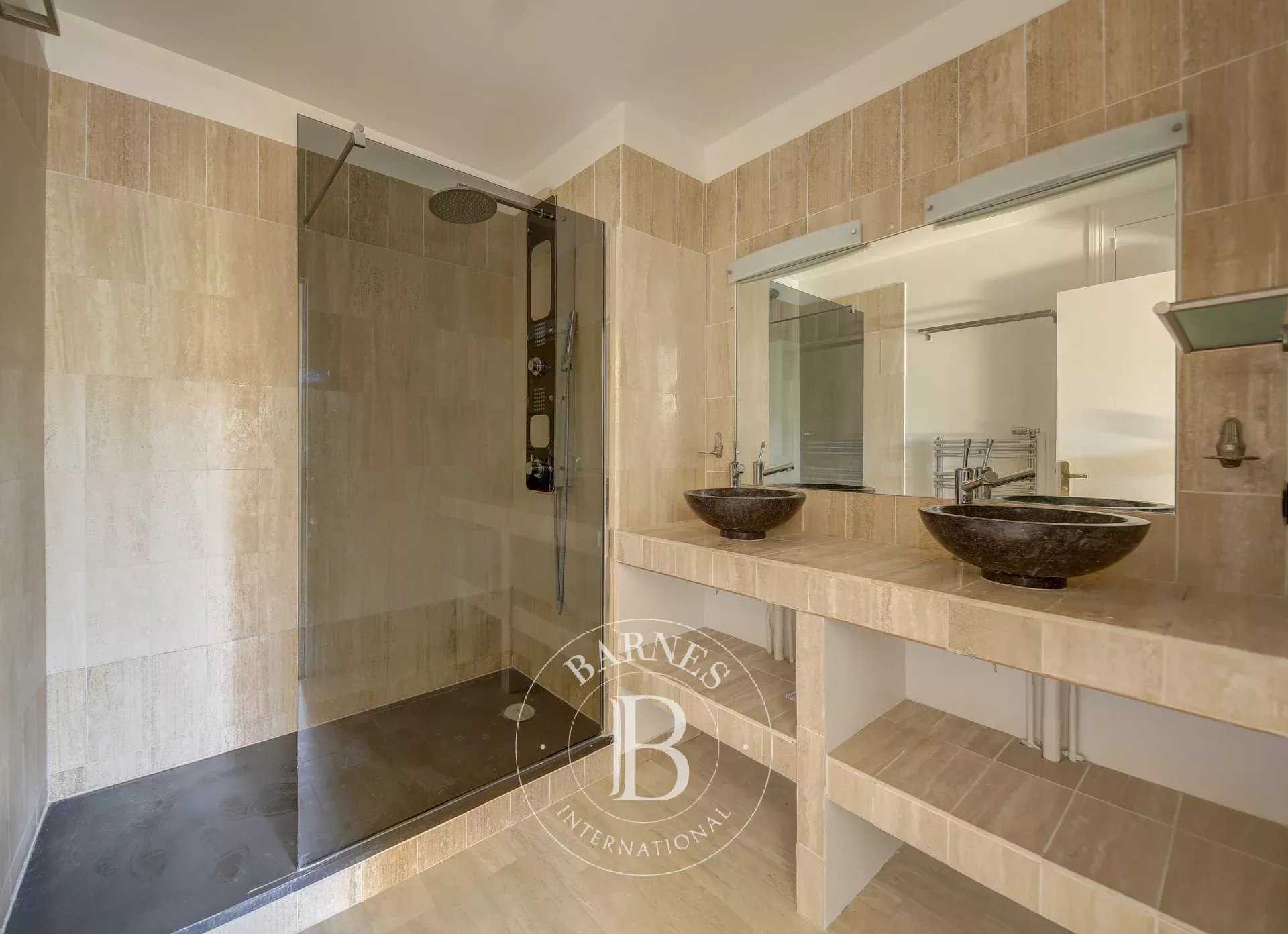 Versailles  - Apartment 2 Bedrooms