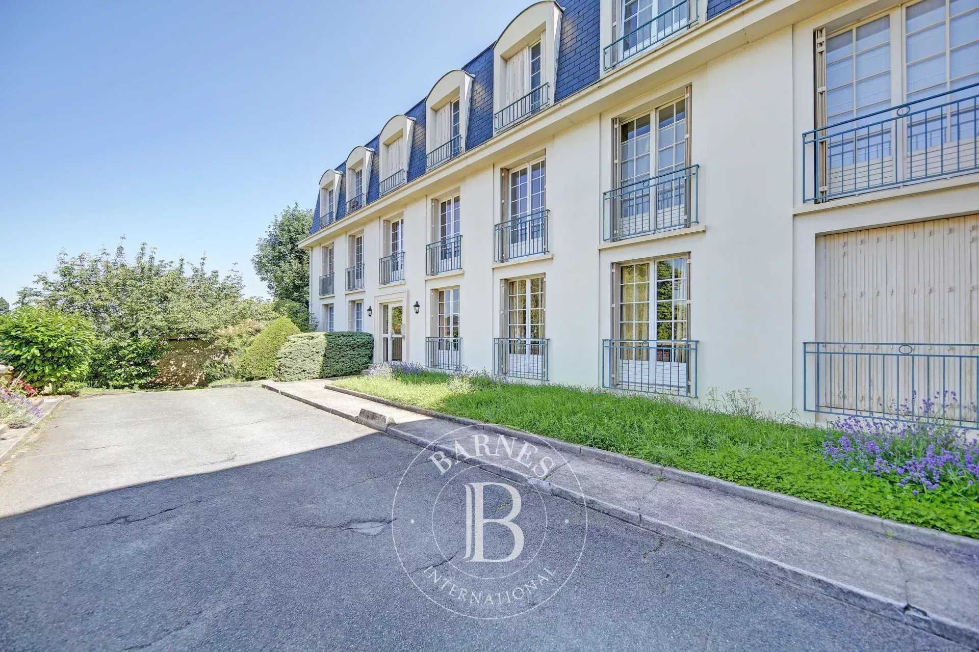 Versailles  - Appartement 5 Pièces 3 Chambres
