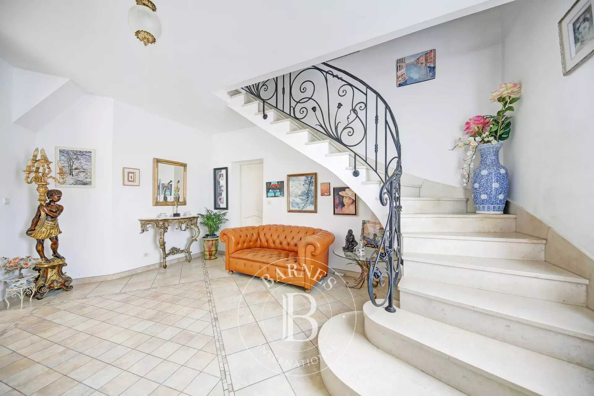 Crespières  - House 5 Bedrooms
