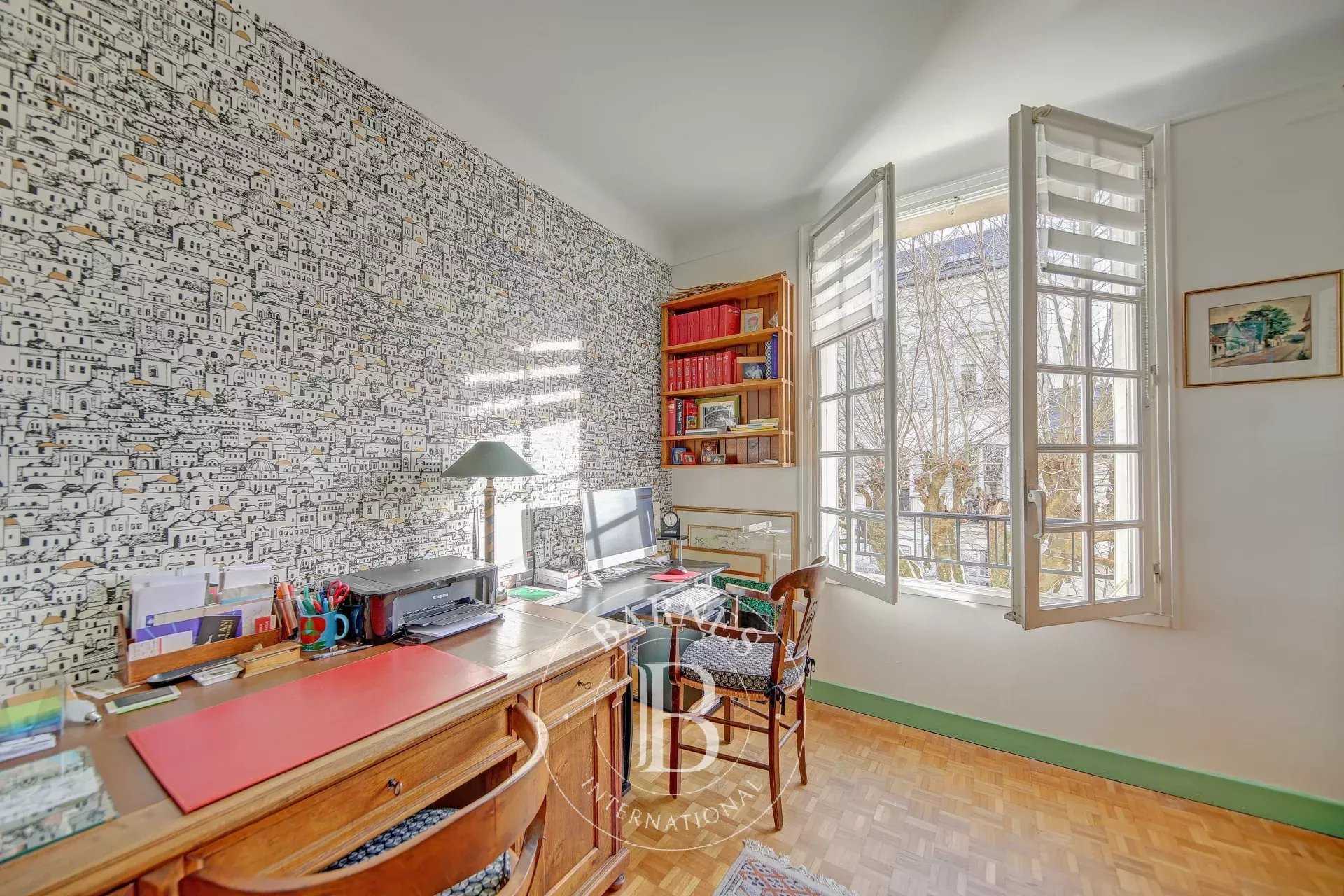 Versailles  - Apartment 3 Bedrooms