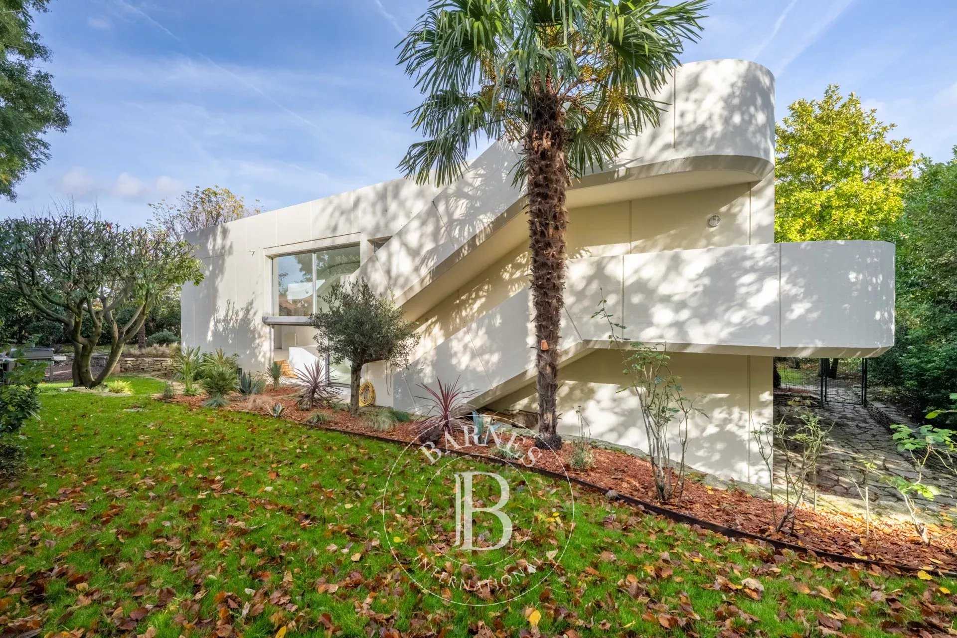 Bougival  - Maison 10 Pièces 5 Chambres