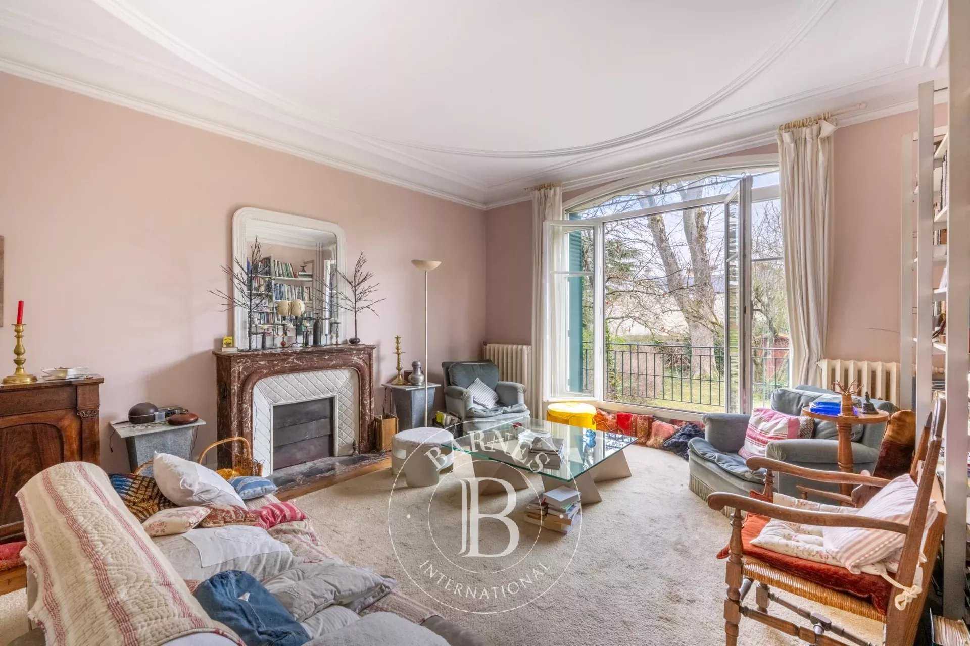 Viroflay  - House 7 Bedrooms