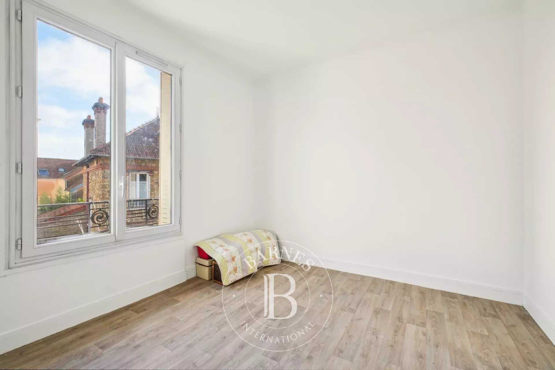 Versailles  - Maison de ville 5 Pi&egrave;ces 3 Chambres