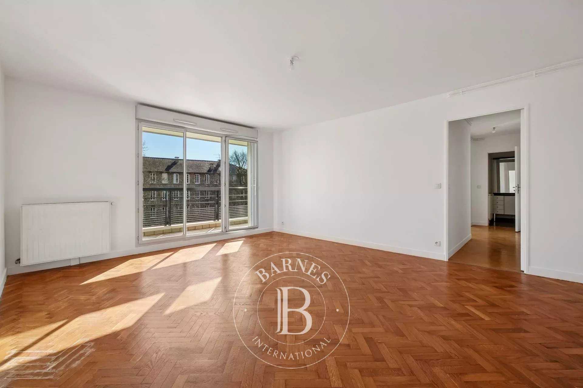 Versailles  - Appartement 3 Pi&egrave;ces 2 Chambres