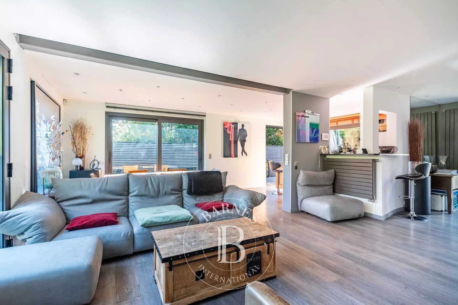 La Celle-Saint-Cloud  - Maison 9 Pi&egrave;ces 4 Chambres