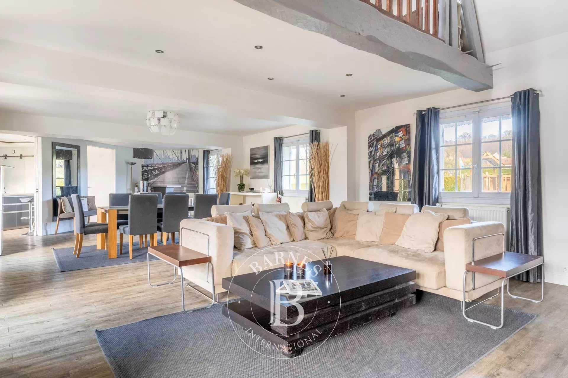 Thoiry  - Maison 7 Pi&egrave;ces 4 Chambres