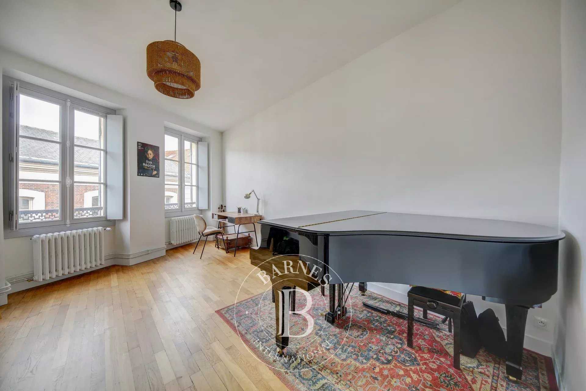 Versailles  - Apartment 5 Bedrooms