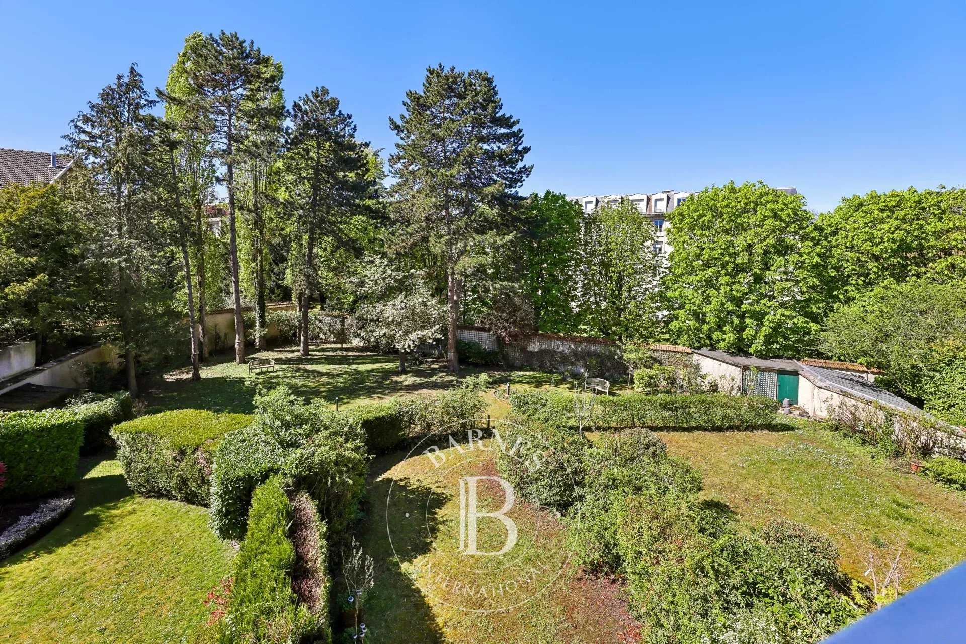 Versailles  - Appartement 3 Pi&egrave;ces 2 Chambres