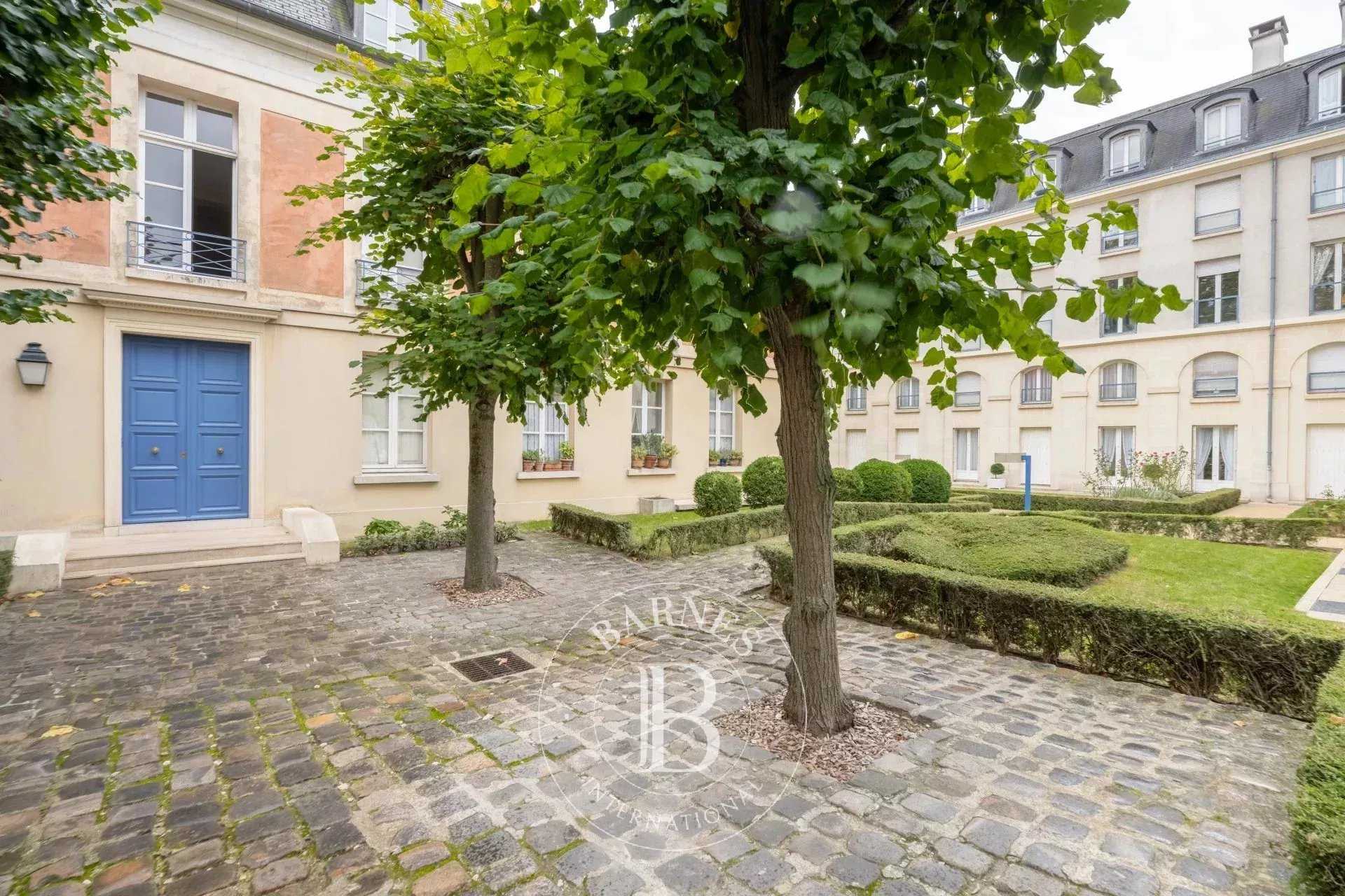 Versailles  - Appartement 5 Pièces 3 Chambres