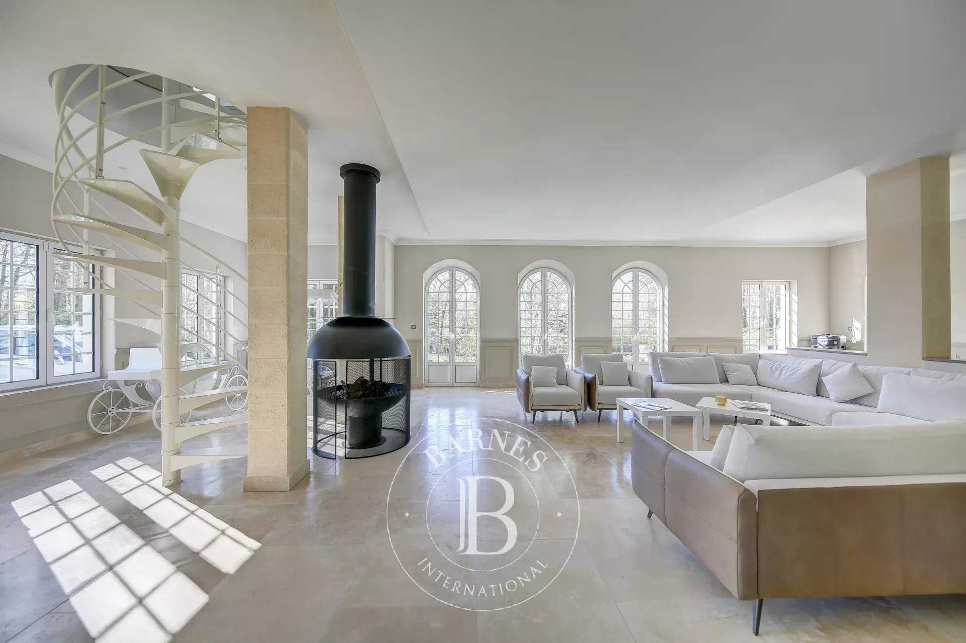 Feucherolles  - Maison 11 Pi&egrave;ces 3 Chambres