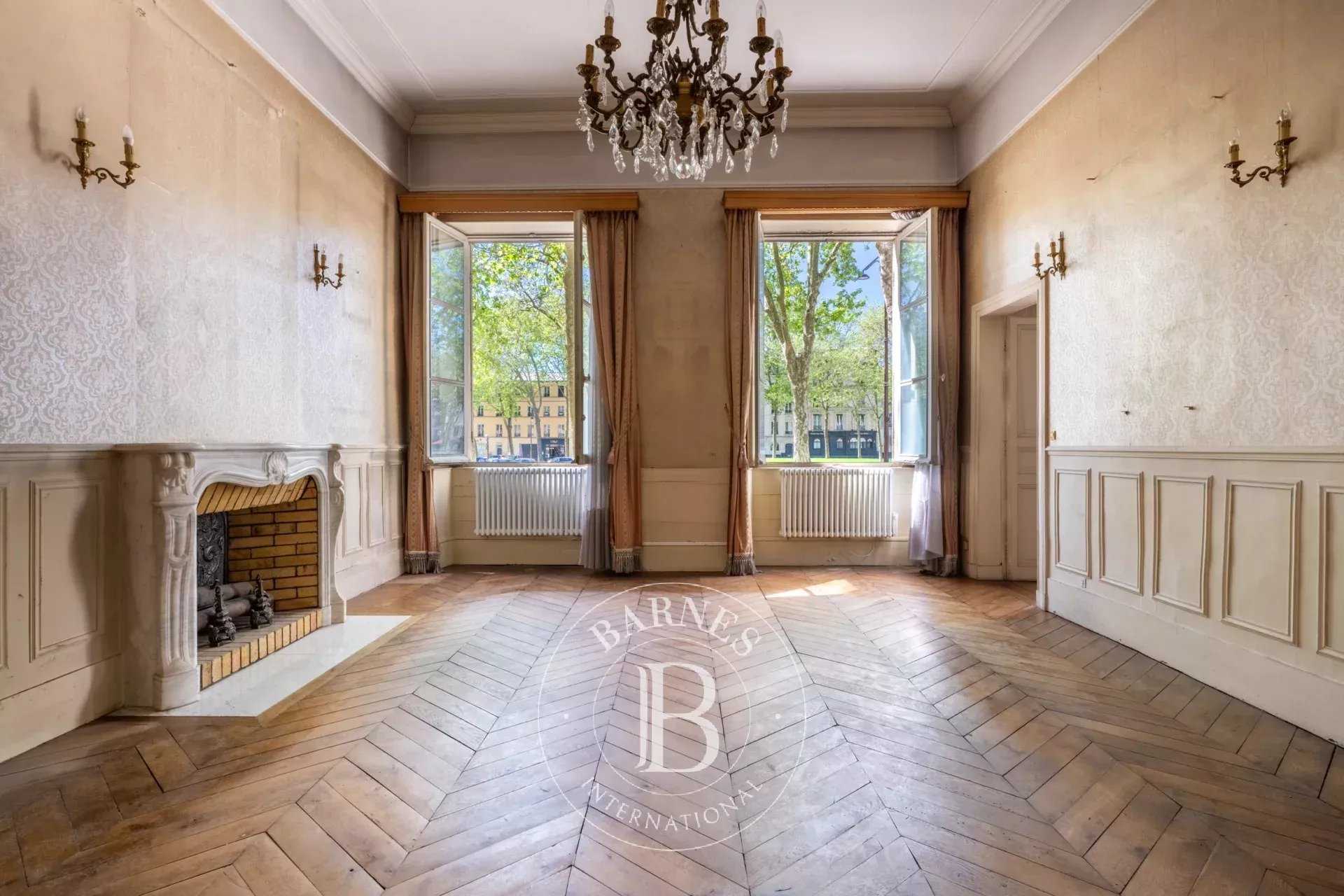 Versailles  - Appartement 4 Pi&egrave;ces 2 Chambres