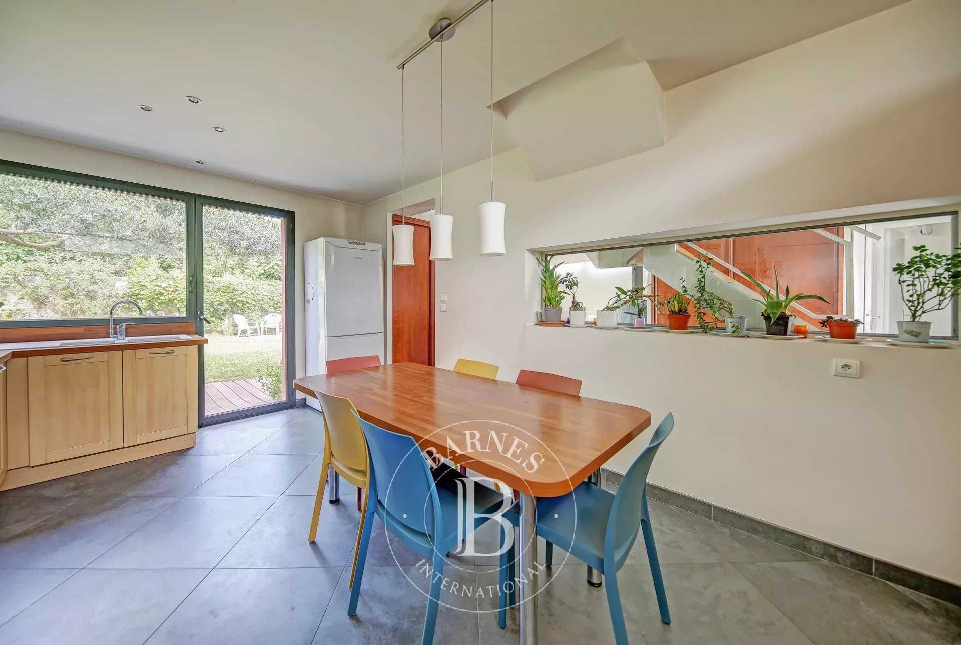 Viroflay  - House 6 Bedrooms