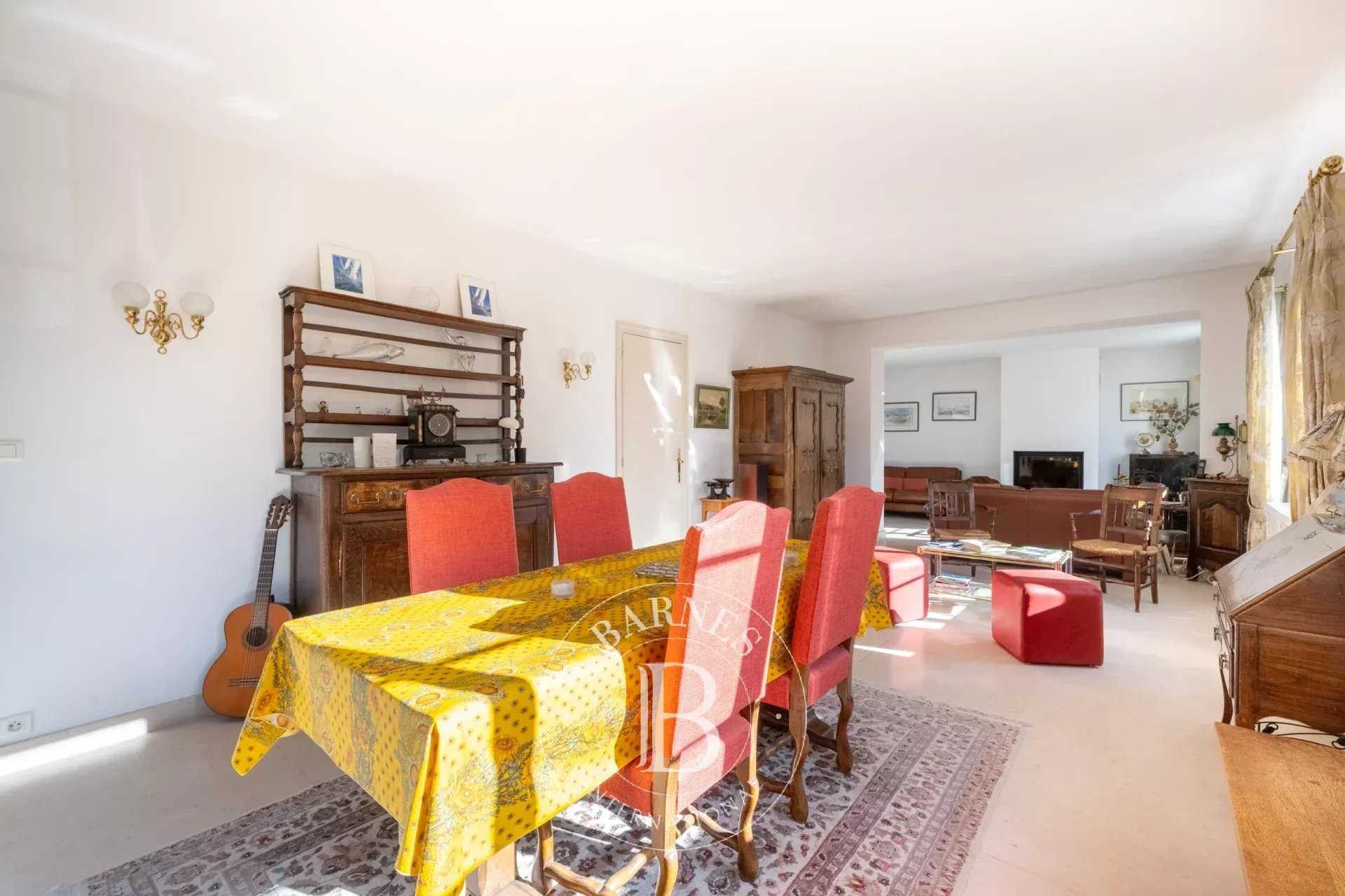 Le Chesnay-Rocquencourt  - House 5 Bedrooms