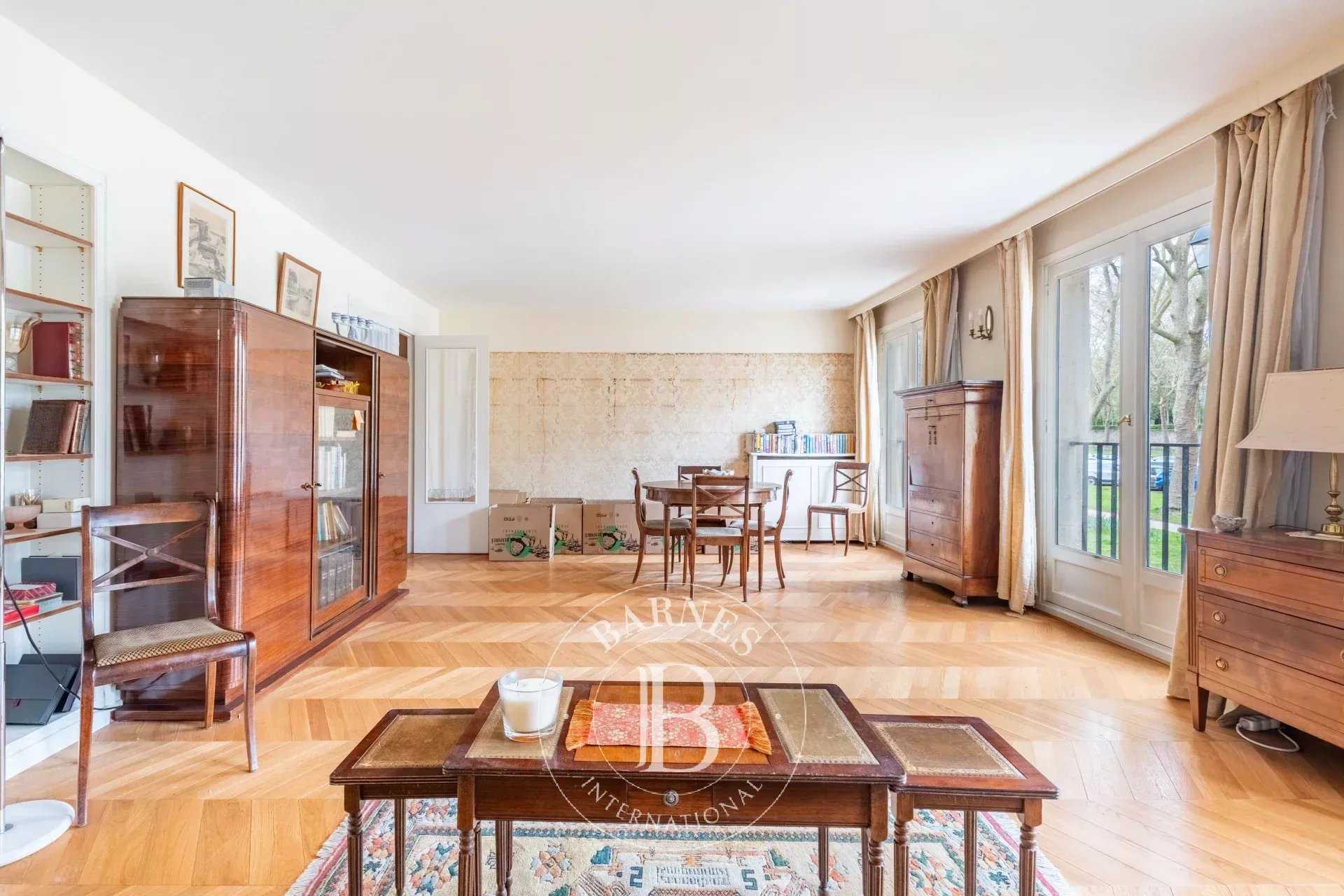 Versailles  - Appartement 5 Pi&egrave;ces 3 Chambres