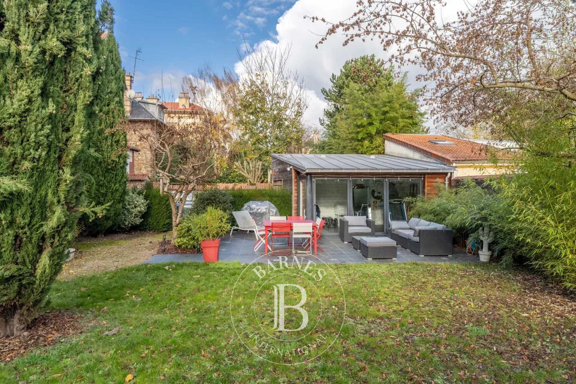 Versailles  - Maison 7 Pi&egrave;ces 5 Chambres