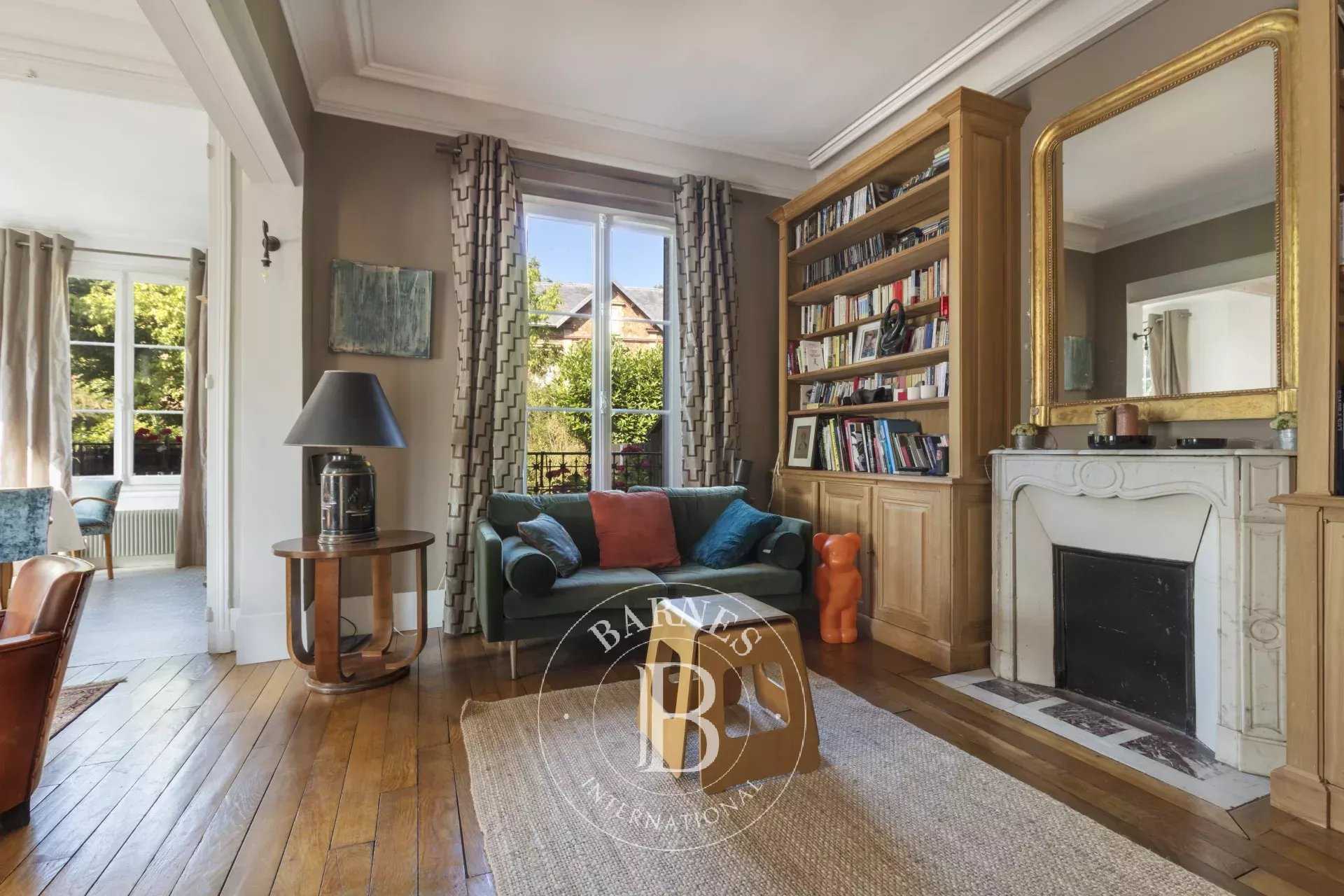 Guyancourt  - Maison 7 Pi&egrave;ces 4 Chambres