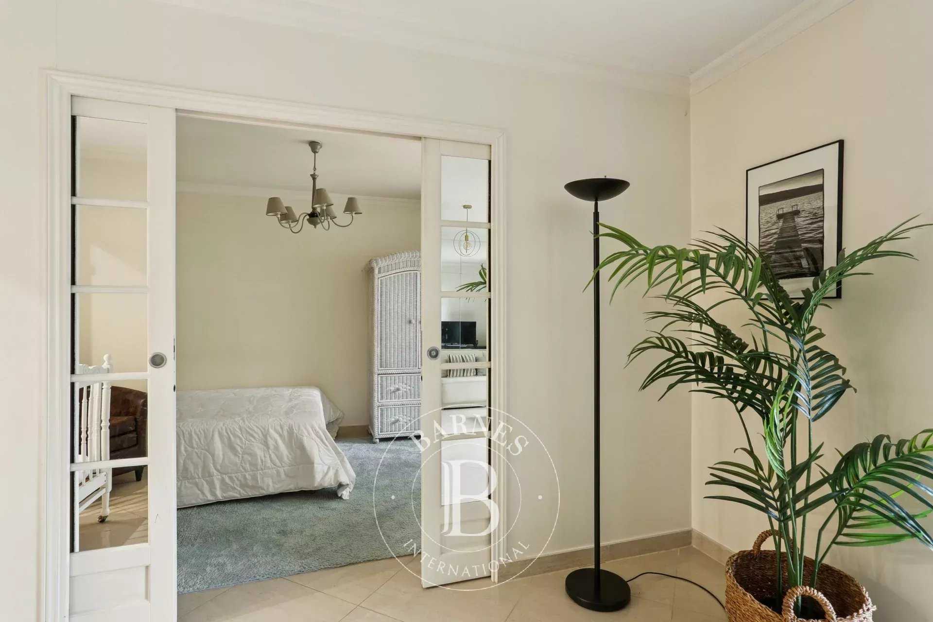 Versailles  - Appartement 3 Pi&egrave;ces 2 Chambres