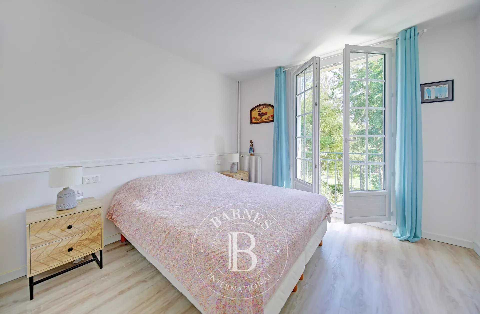 Versailles  - Appartement 5 Pièces 3 Chambres