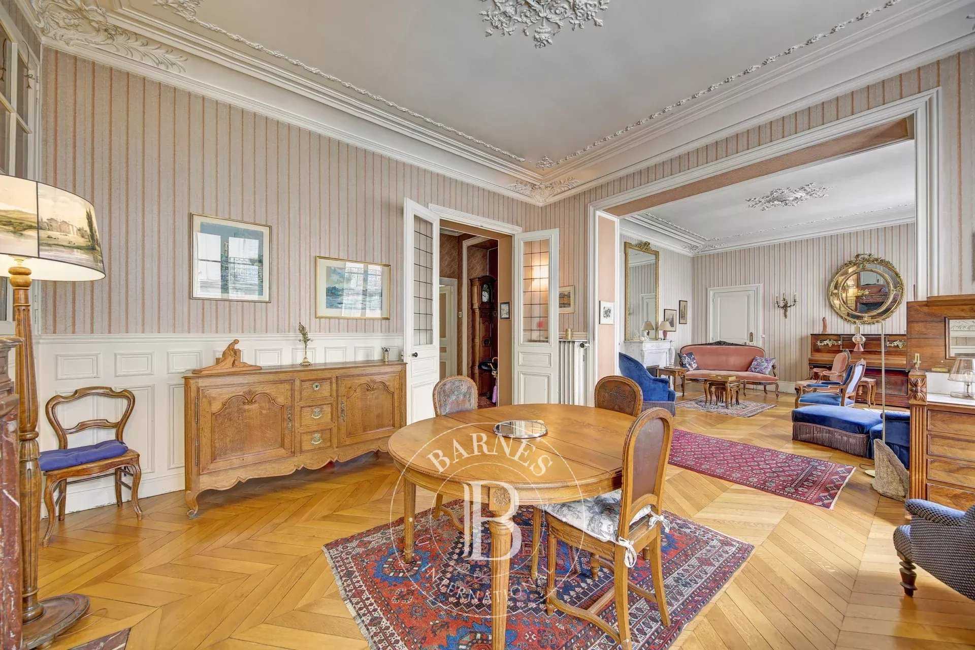Versailles  - Appartement 5 Pièces 3 Chambres