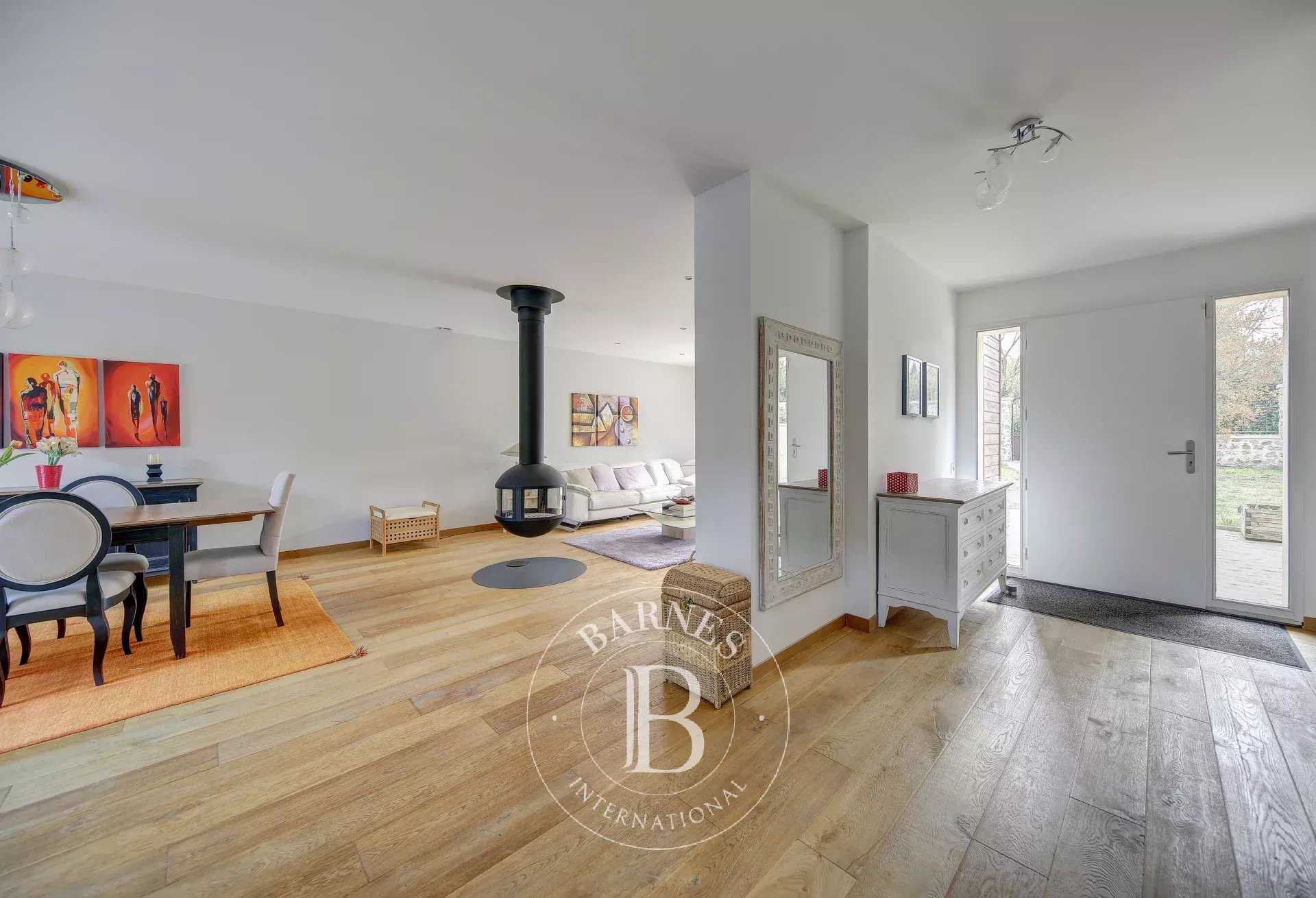 Les Loges-en-Josas  - House 4 Bedrooms