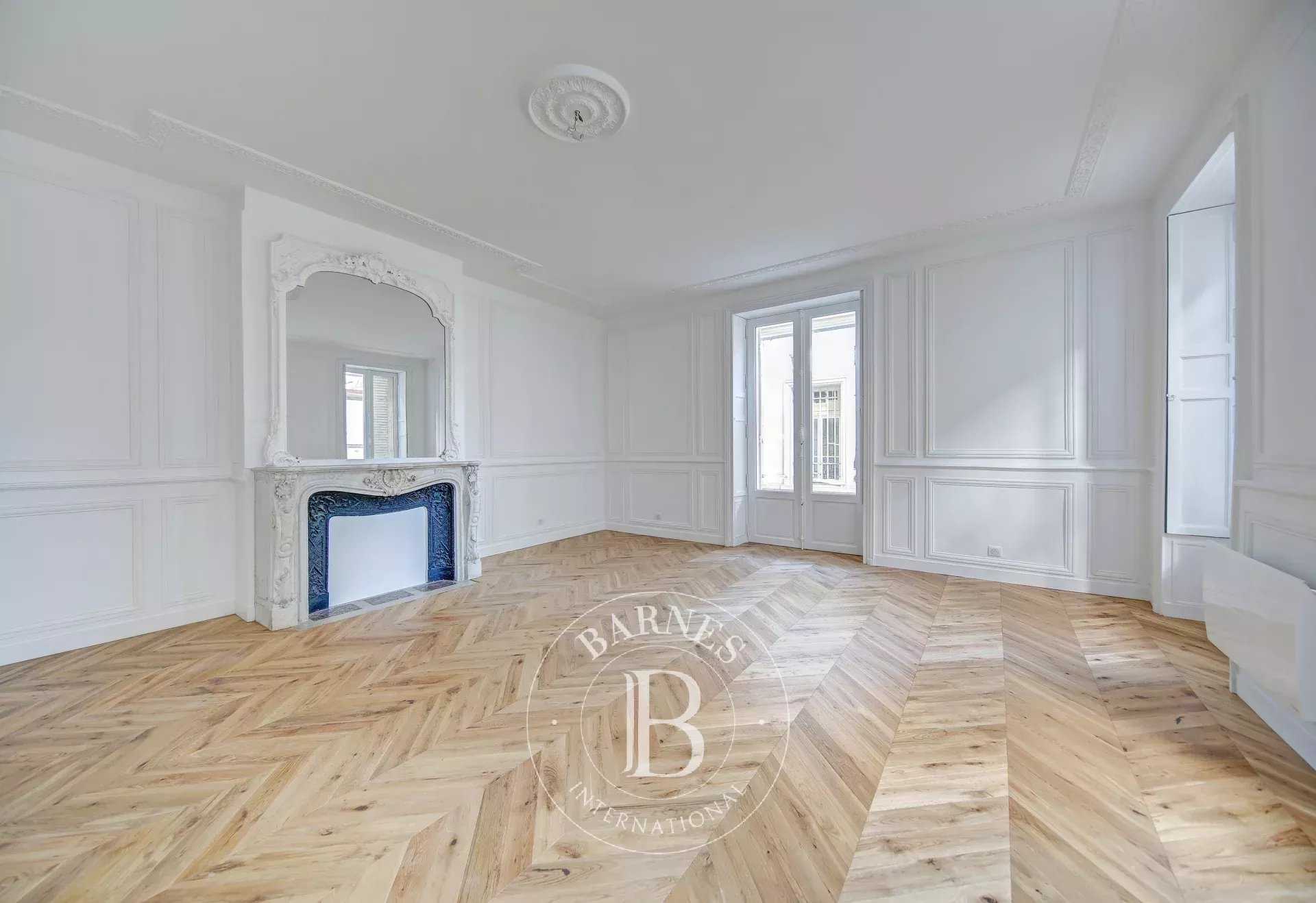 Versailles  - Apartment 3 Bedrooms