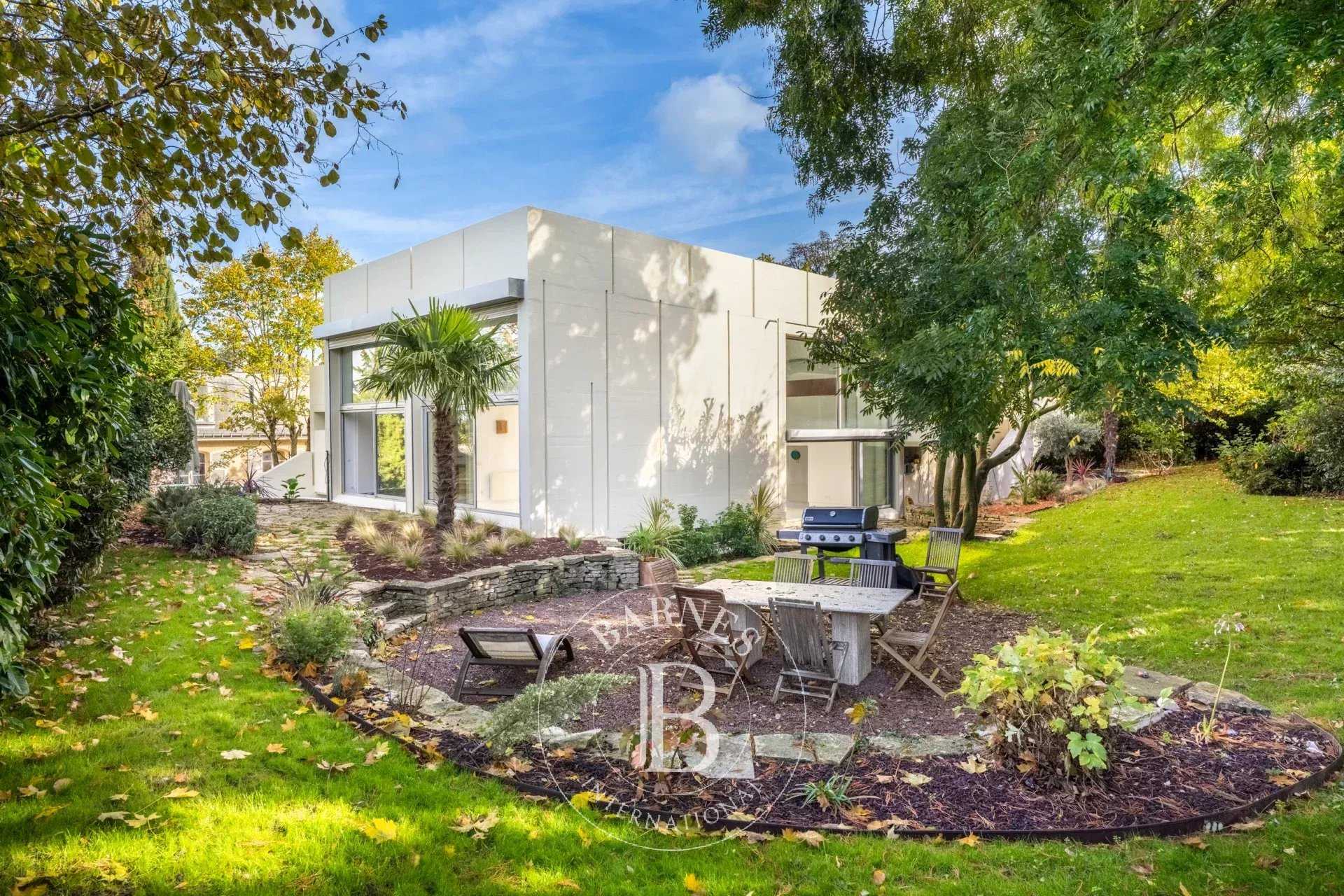 Bougival  - Maison 10 Pièces 5 Chambres