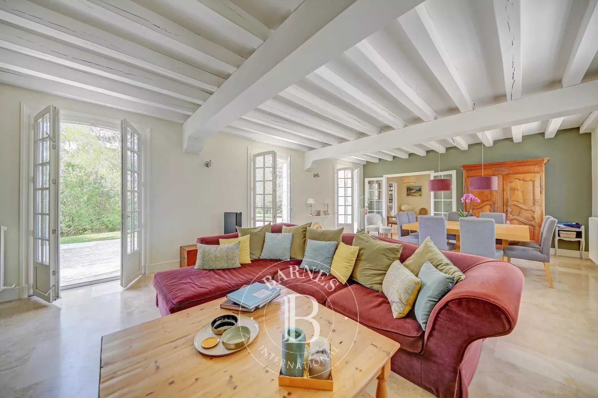Noisy-le-Roi  - Maison 8 Pièces 4 Chambres
