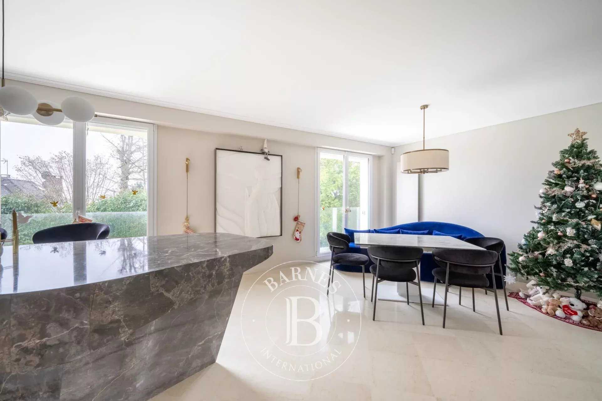 Le Chesnay  - Maison 10 Pi&egrave;ces 4 Chambres