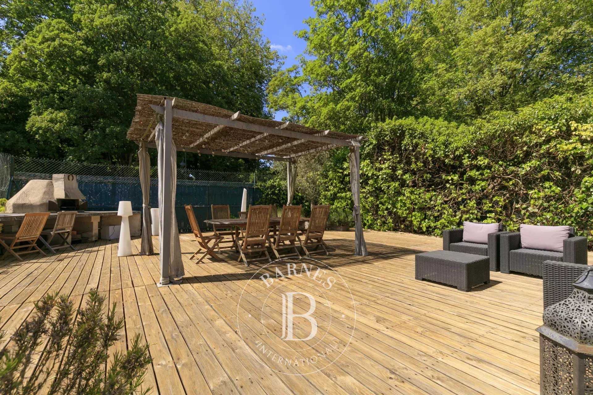 Bièvres  - Maison 8 Pièces 6 Chambres