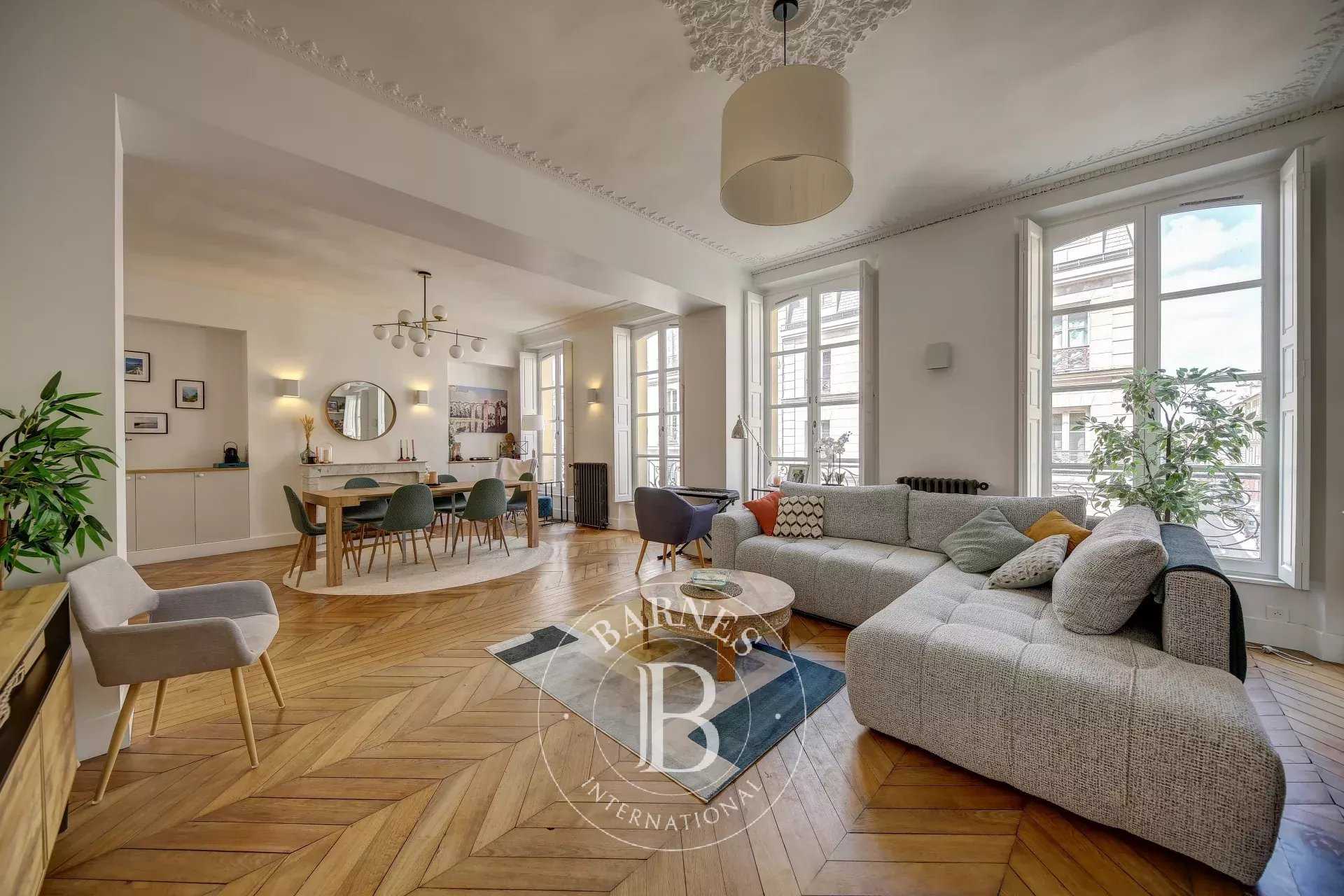 Versailles  - Appartement 5 Pi&egrave;ces 3 Chambres