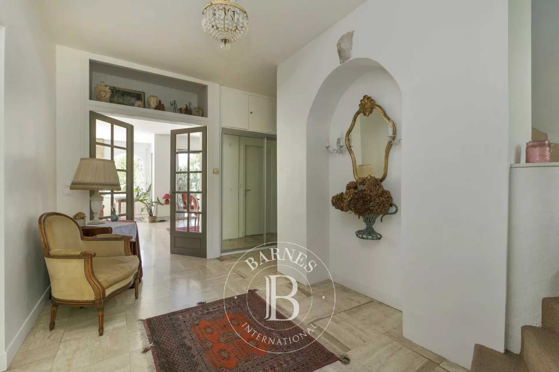 Verrières-le-Buisson  - Maison 9 Pi&egrave;ces 5 Chambres