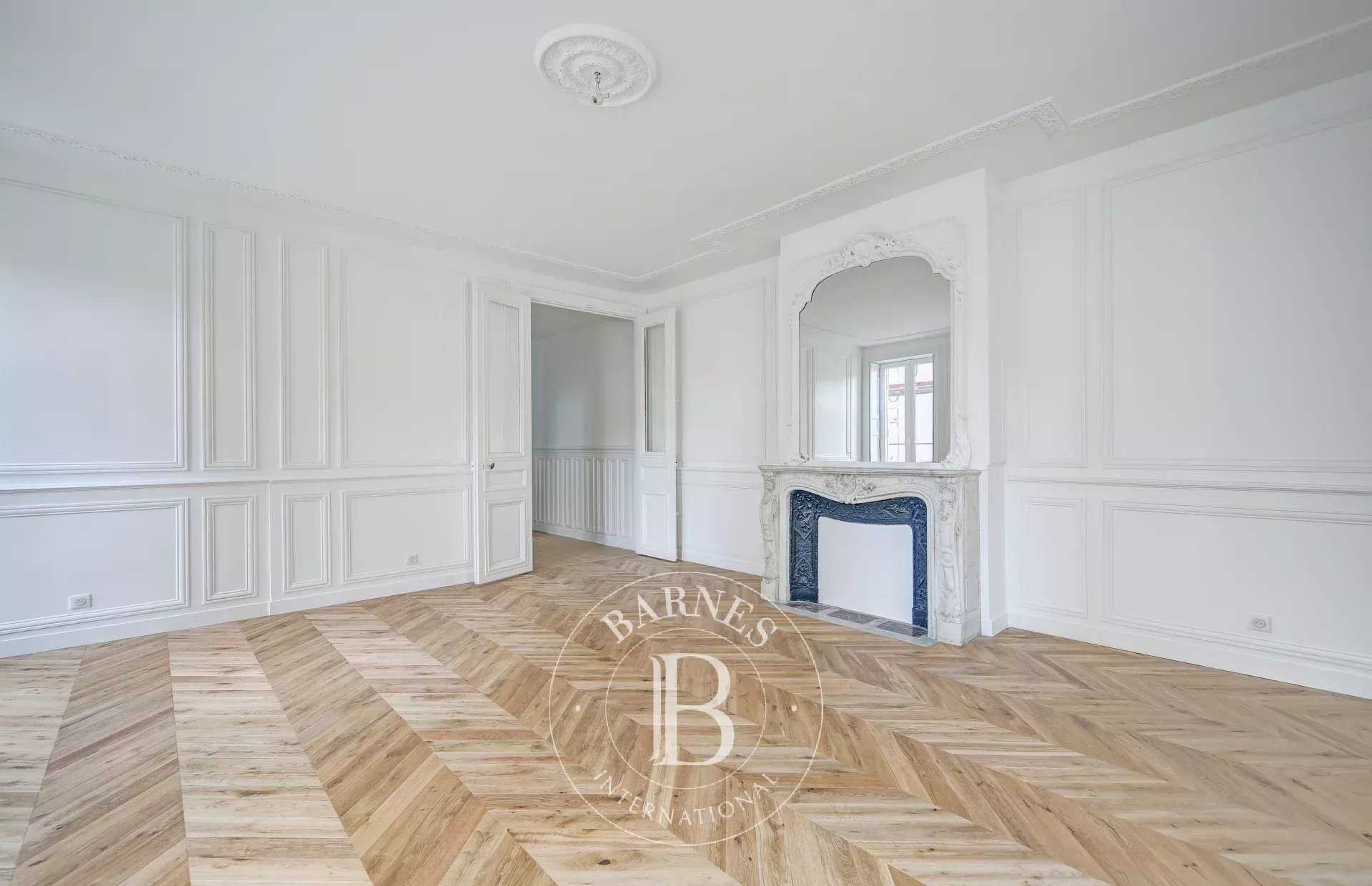 Versailles  - Apartment 3 Bedrooms