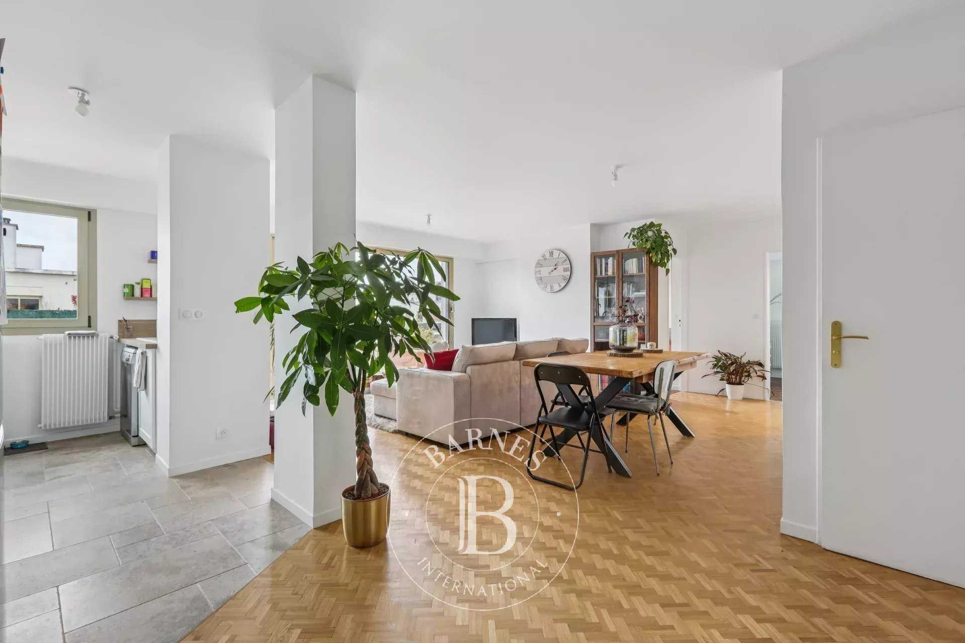 Versailles  - Piso 3 Cuartos 2 Habitaciones