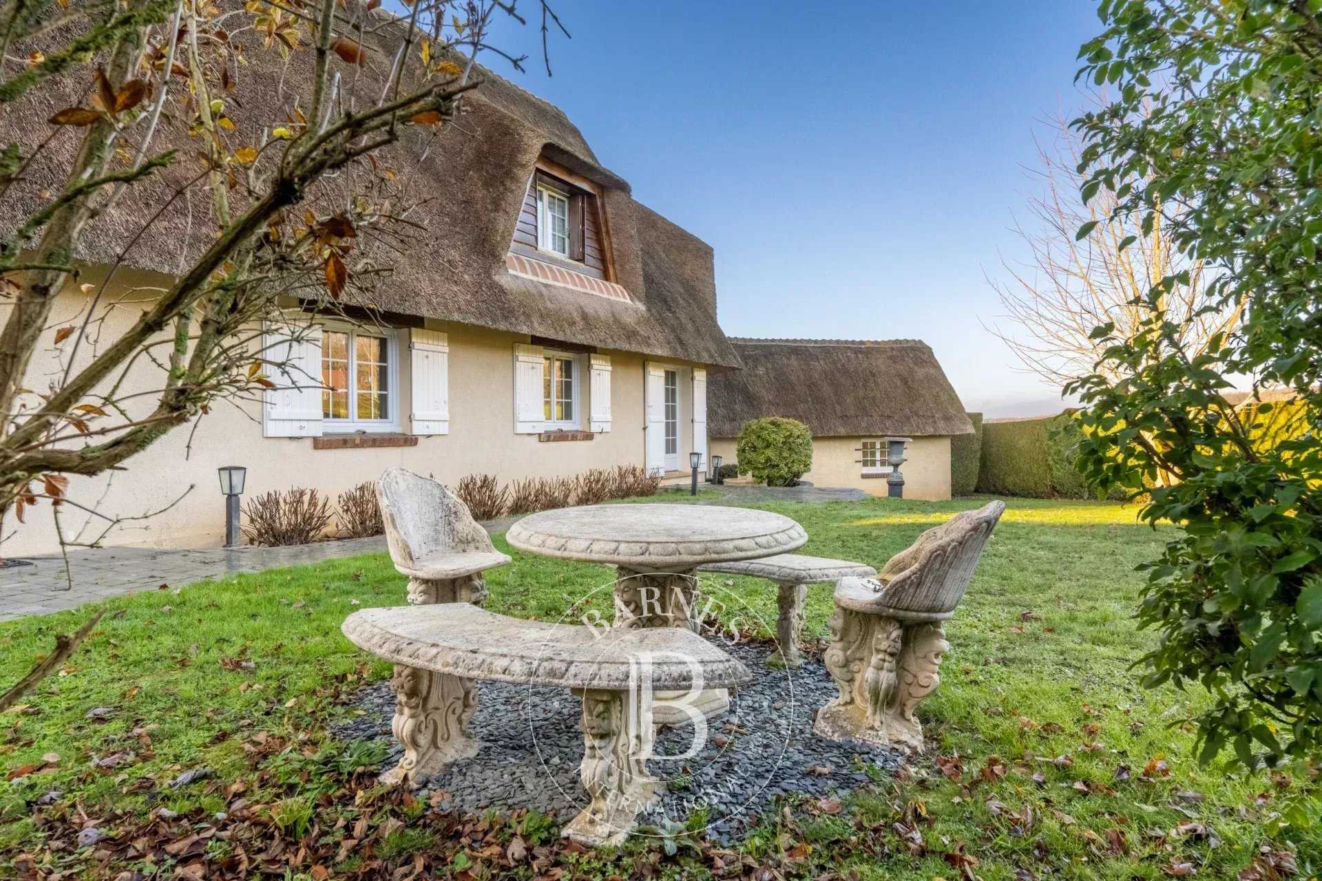 Thoiry  - Maison 7 Pi&egrave;ces 4 Chambres