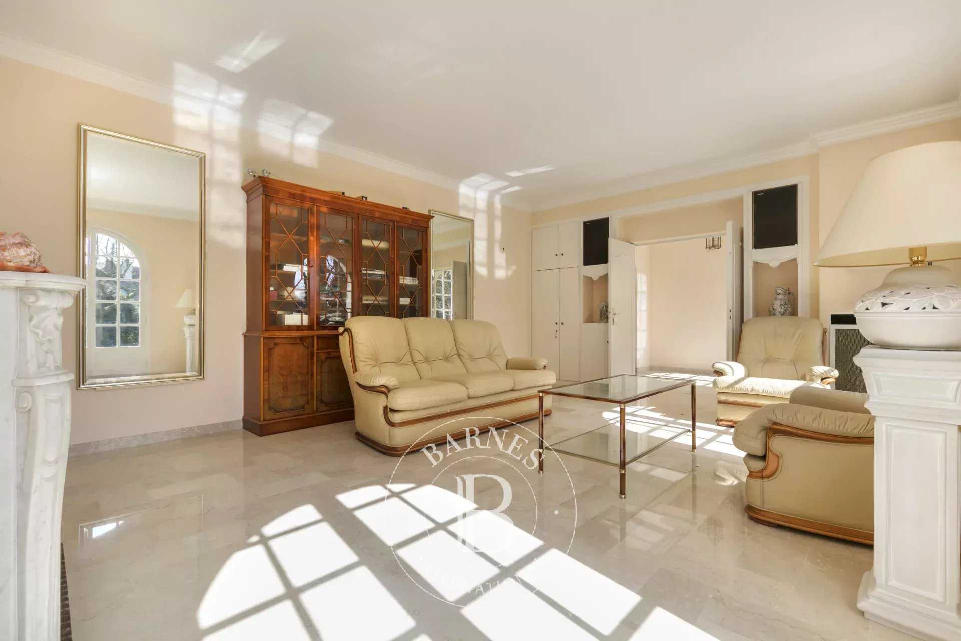 Buc  - Maison 6 Pi&egrave;ces 4 Chambres