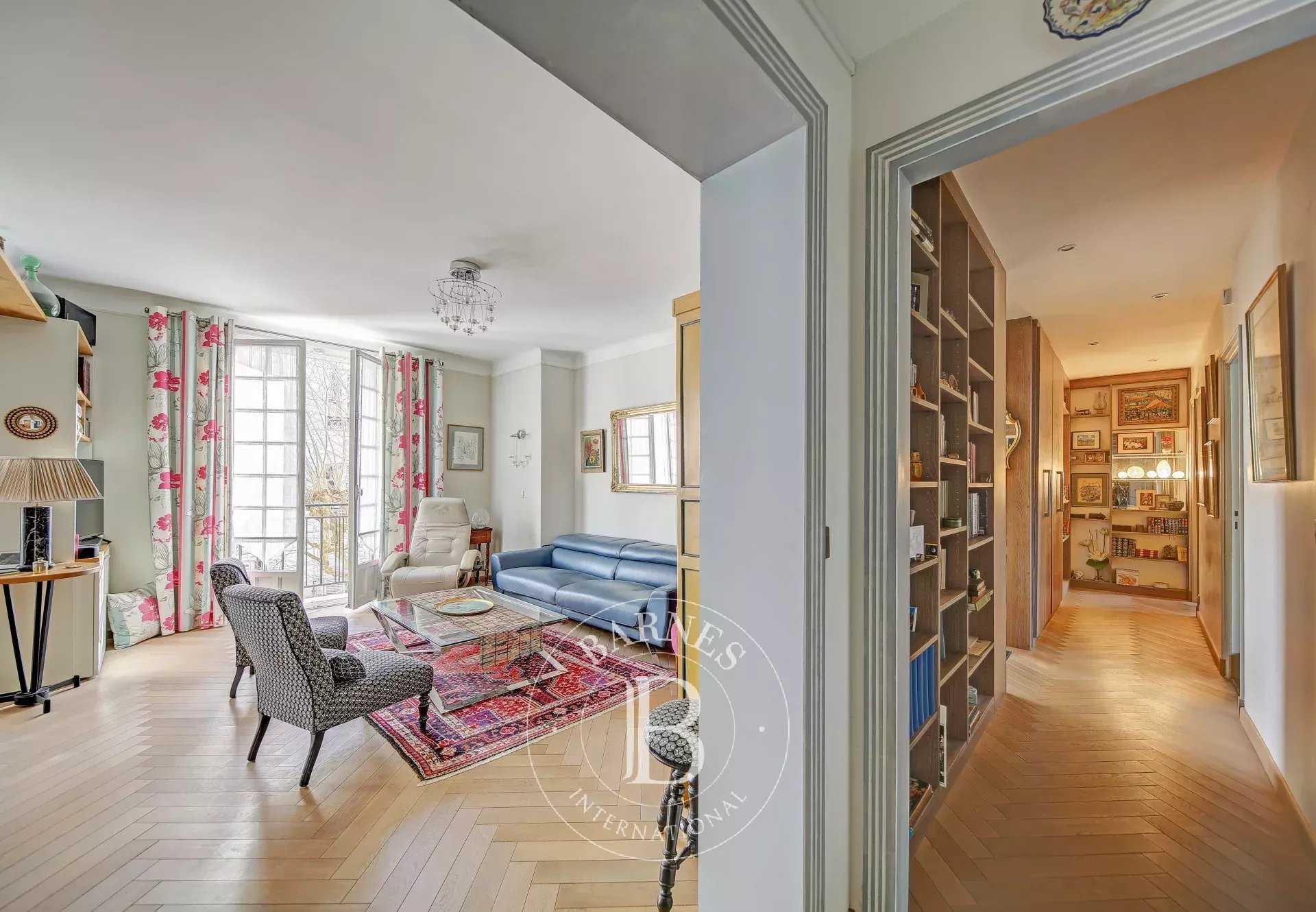 Versailles  - Apartment 3 Bedrooms