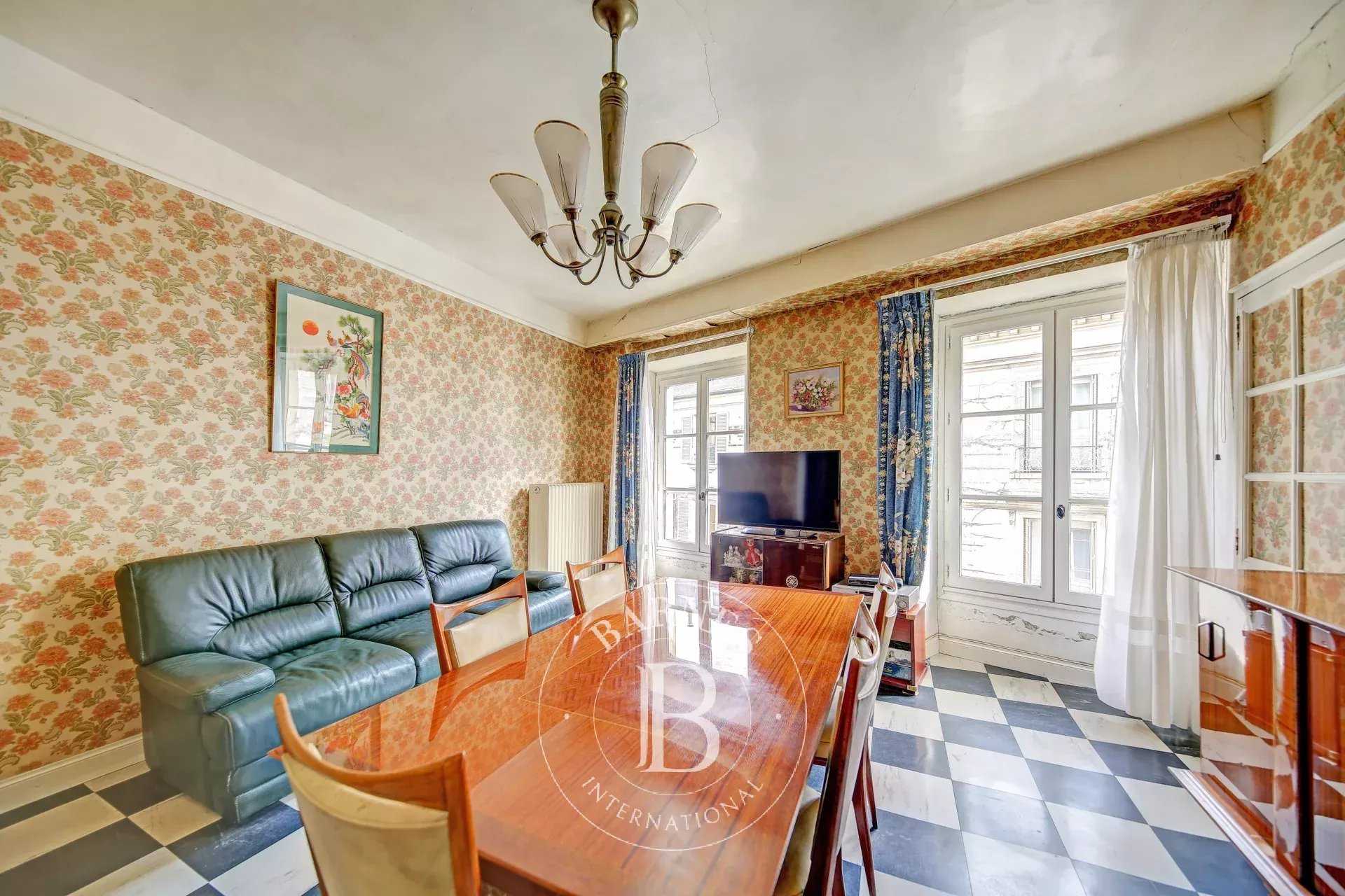 Versailles  - Piso 5 Cuartos 4 Habitaciones
