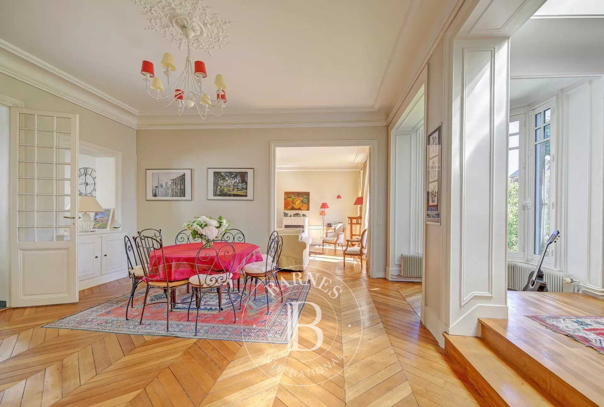 Versailles  - Appartement 7 Pi&egrave;ces 5 Chambres