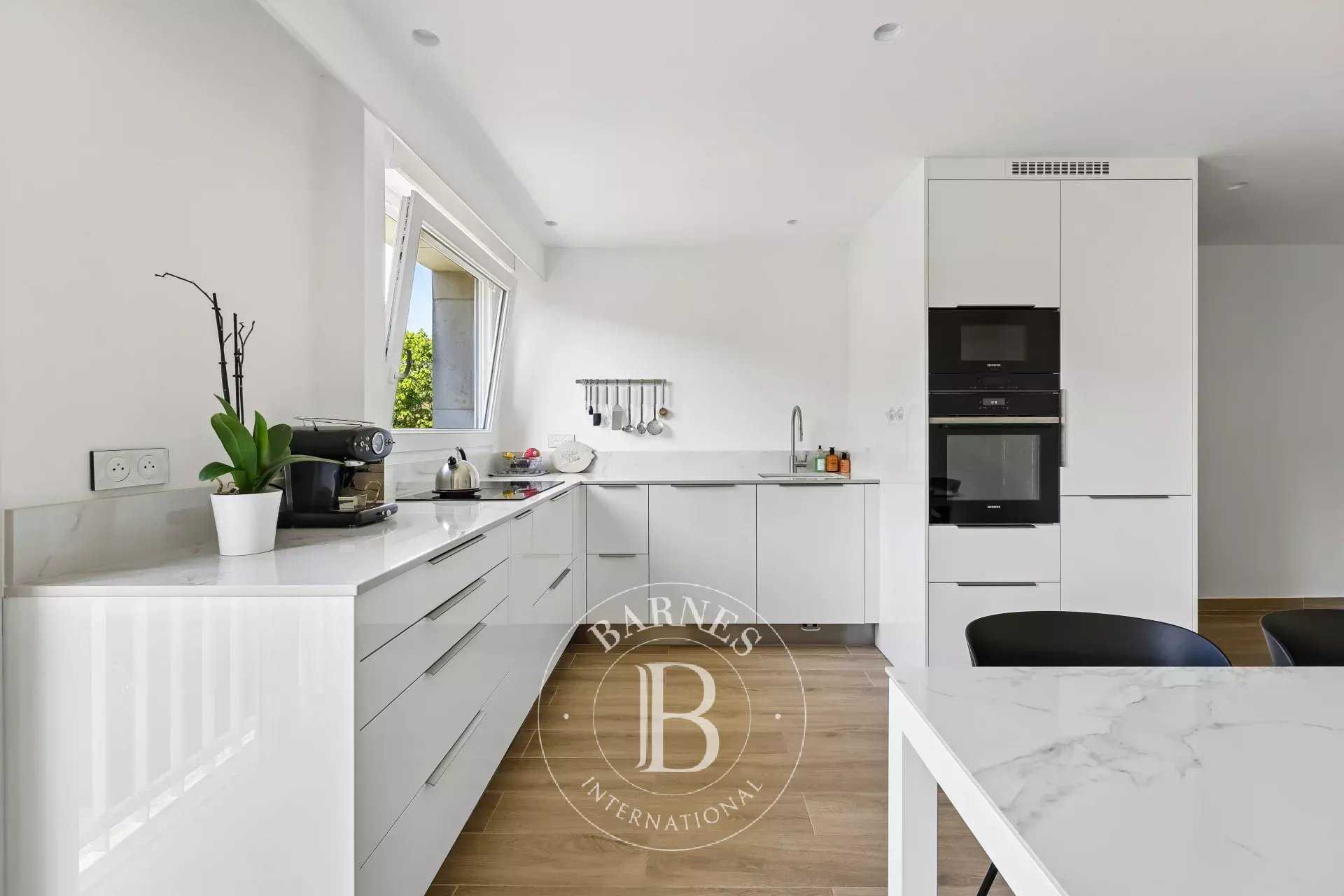 Versailles  - Appartement 3 Pi&egrave;ces 2 Chambres